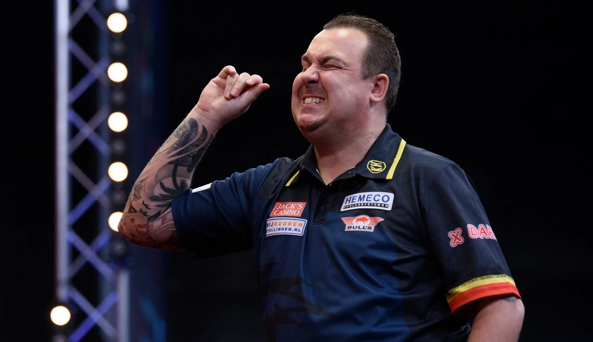 Huybrechts scolded by wife of Peter Wright after he tries to surprise young fan with video message from idol
