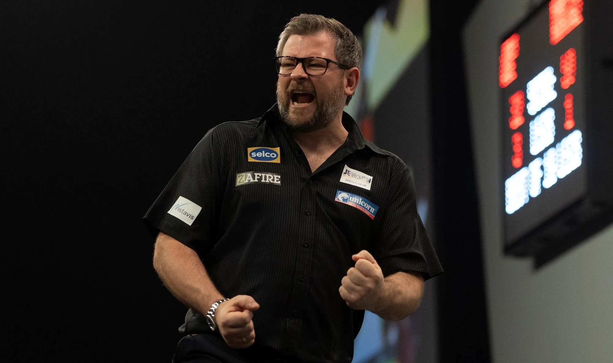 Wade first into Grand Slam of Darts semi-finals with superb win over Cross