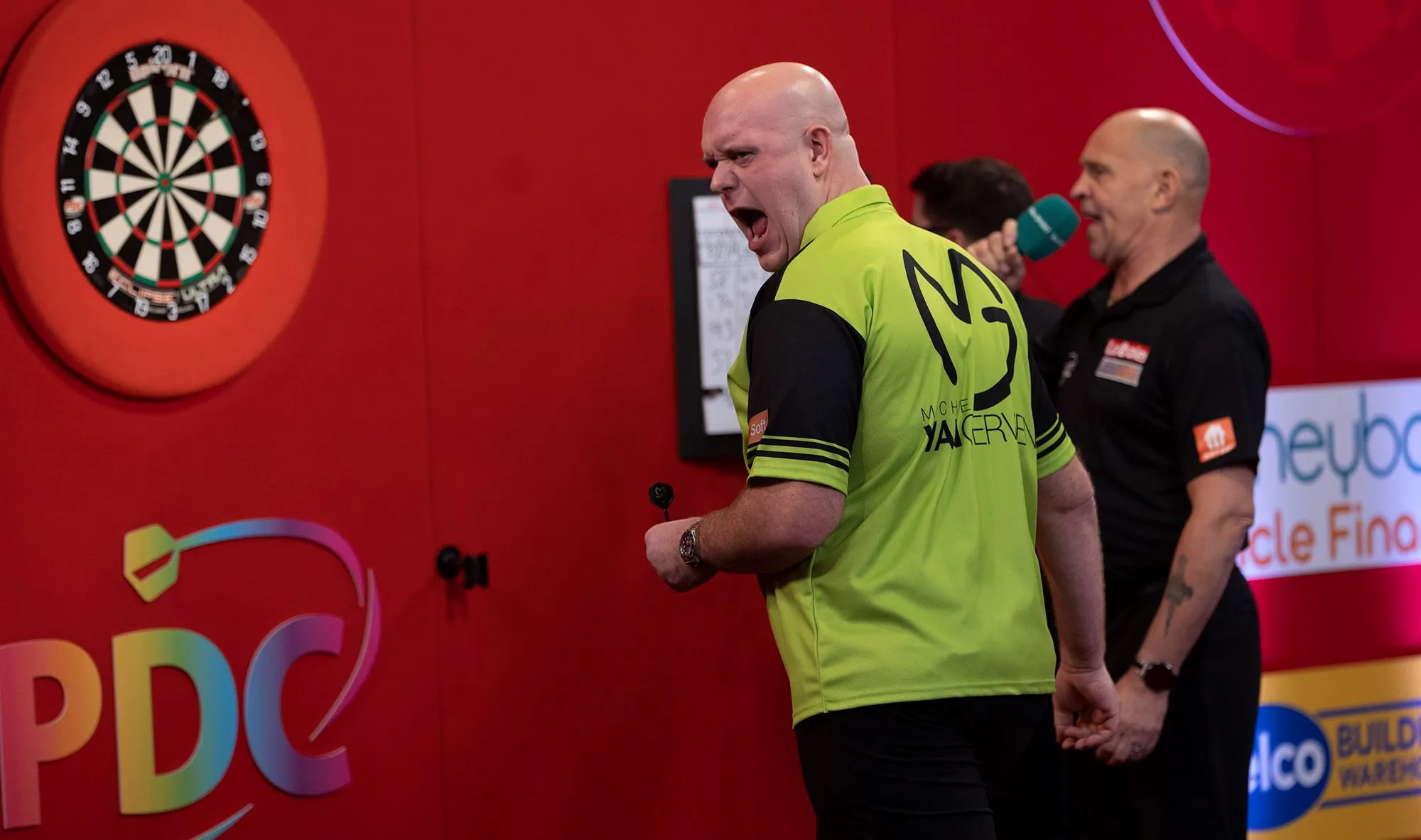 Van Gerwen frustrated with conditions in Minehead: "No one has the balls to say anything"