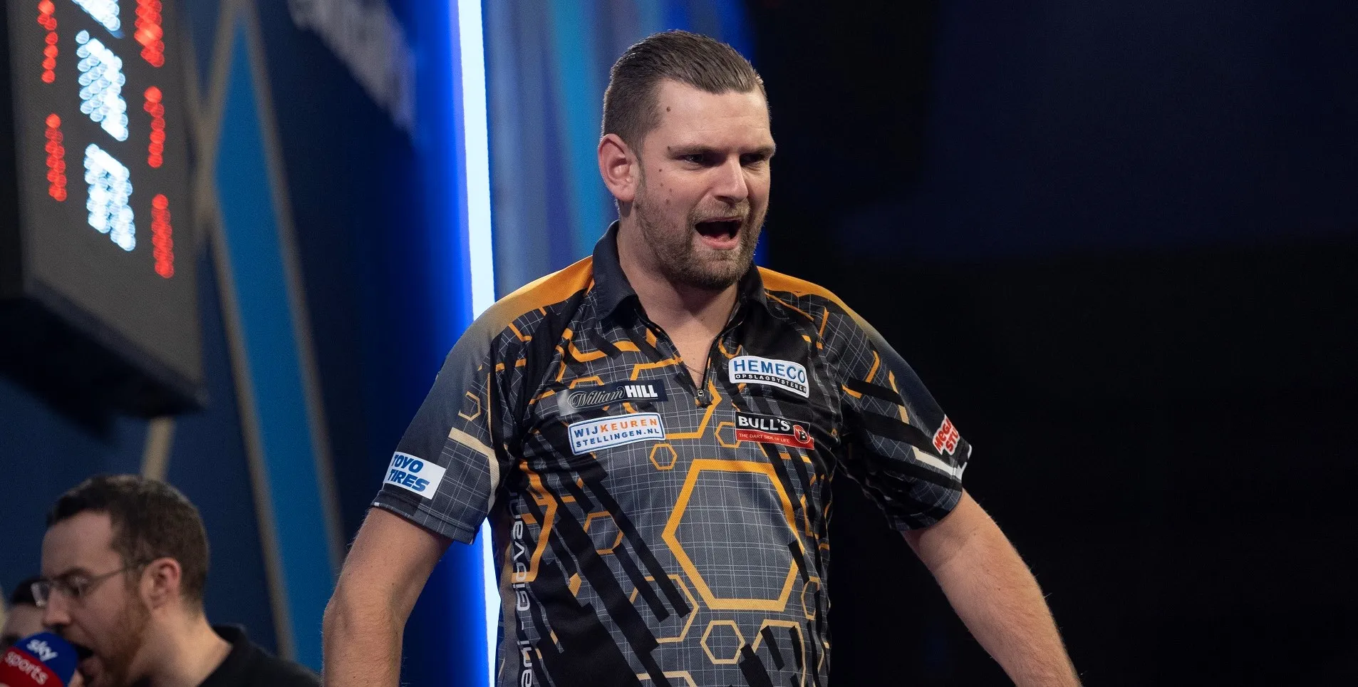 Kleermaker survives unlikely comeback from Cullen to continue dream World Darts Championship debut