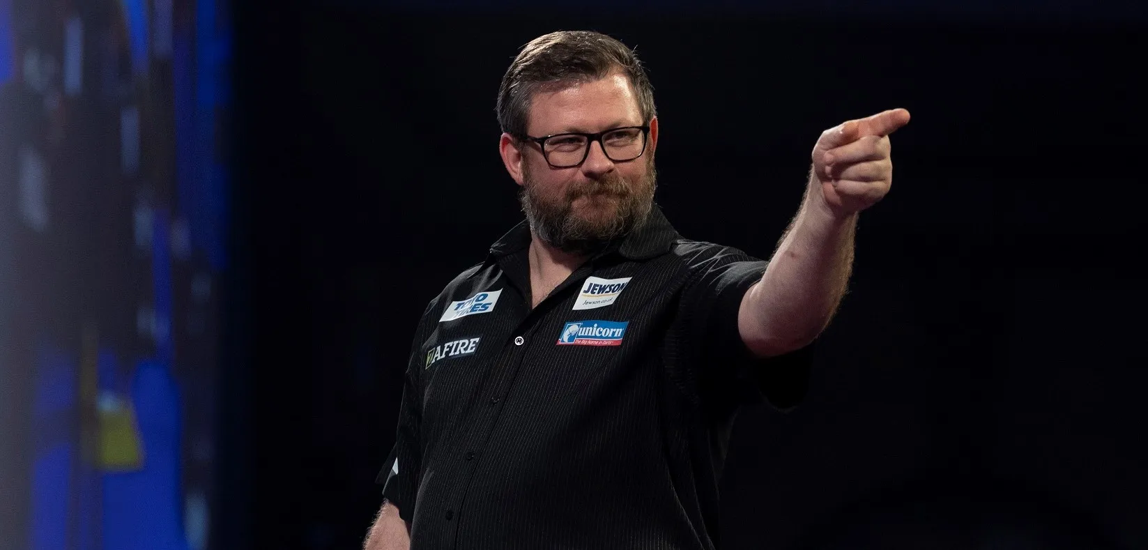Wade eases past King to reach fourth career PDC World Darts Championship semi-final