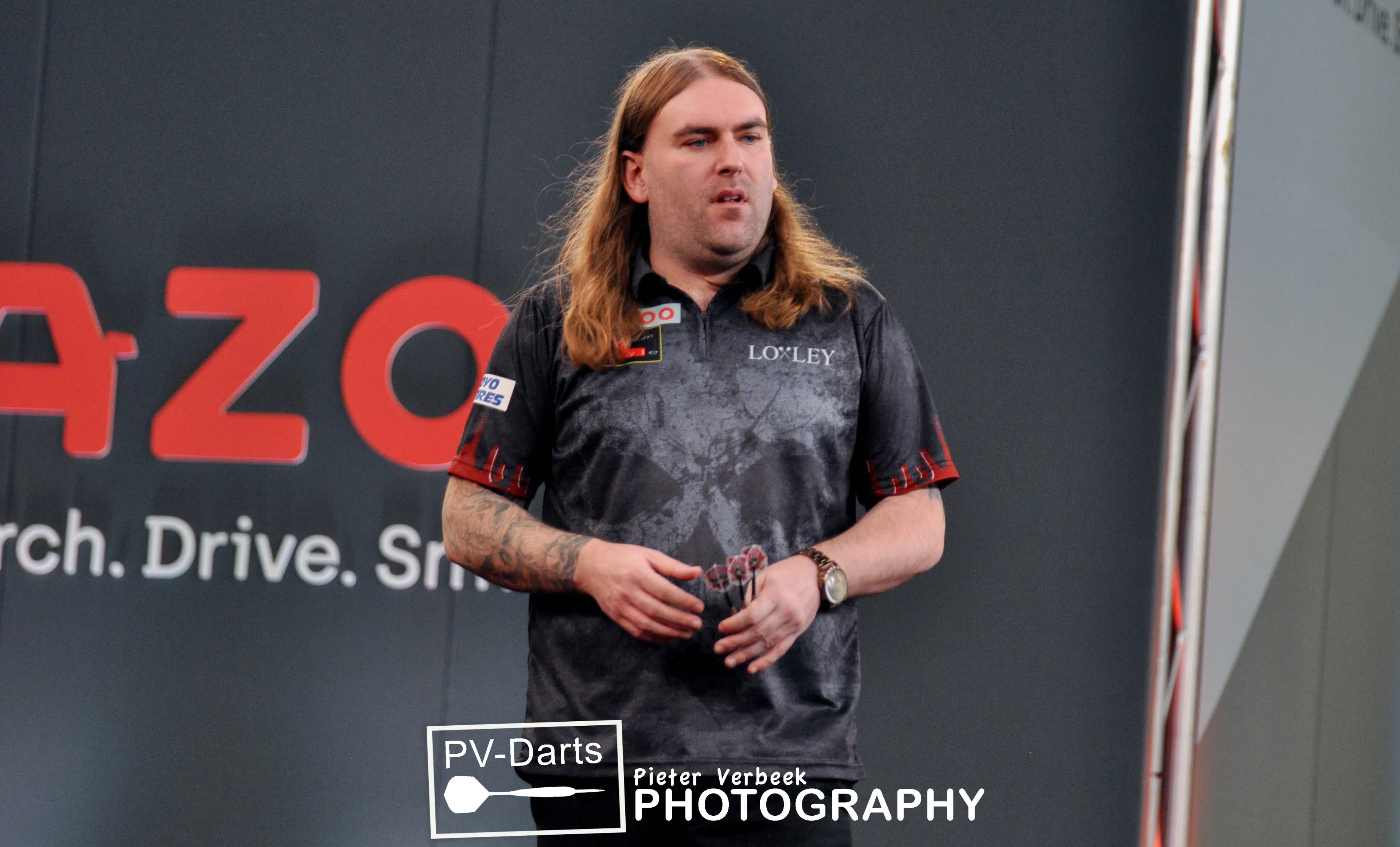 Searle breezes past Aspinall to seal third PDC ranking title at Players Championship 11