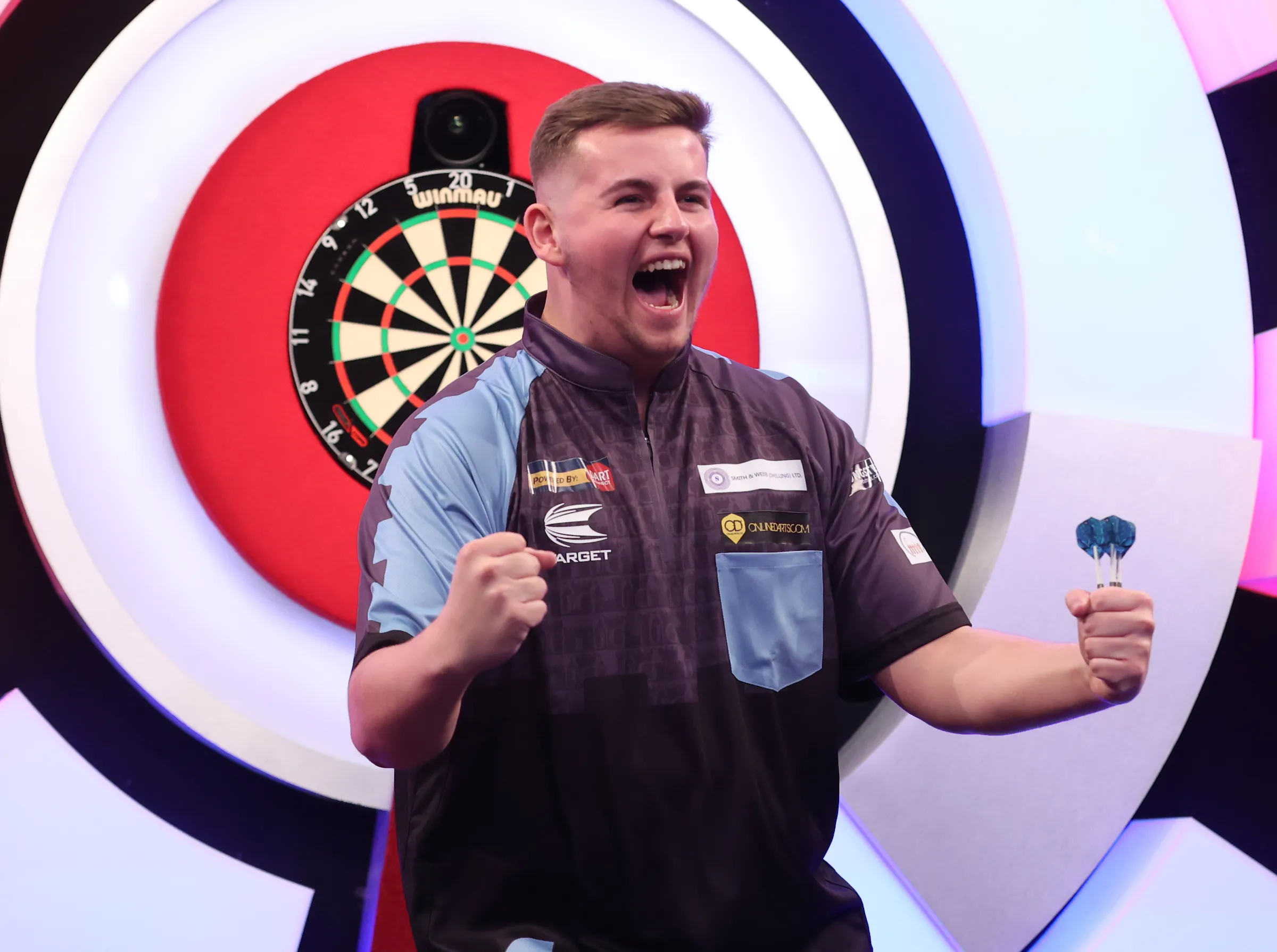 Jarred Cole signs contract extension with Target Darts