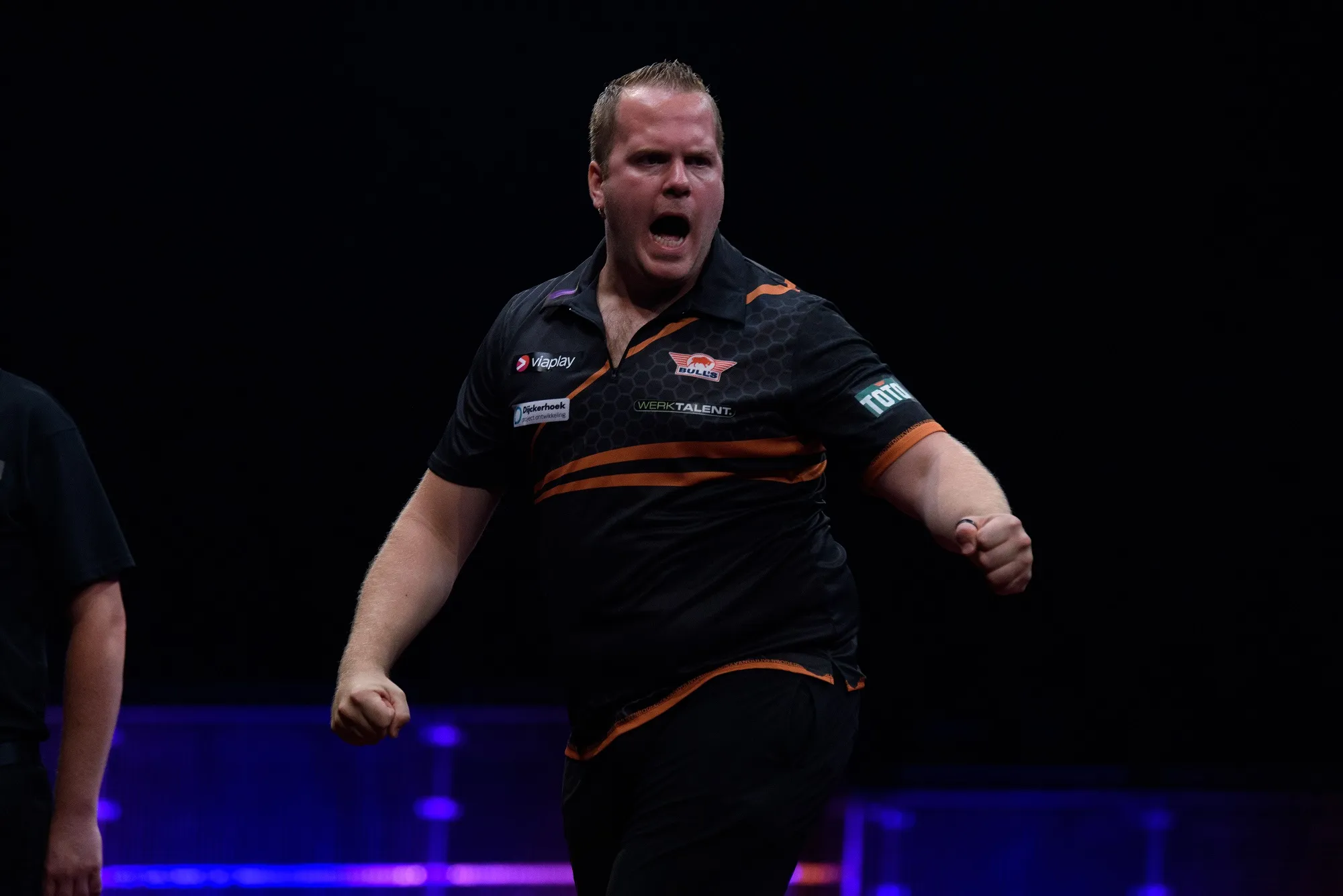 Darting delight for home hero Van Duijvenbode, into Dutch Darts Masters final