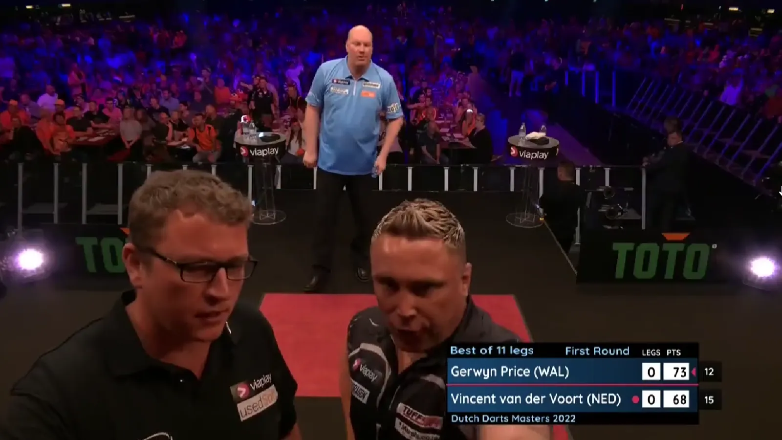 VIDEO: Price argues with referee and maths champion Bevins after making miscount