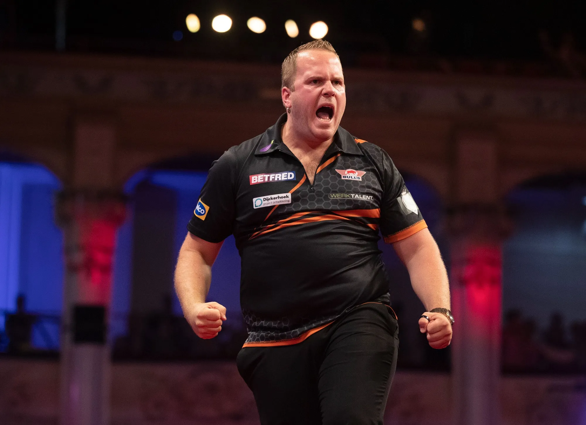 Van Duijvenbode pounces on doubling disaster from Smith to set up all-Dutch Quarter-Final tie with Noppert at World Matchplay