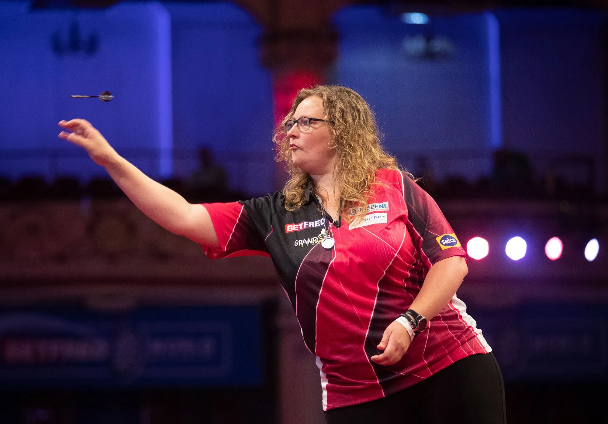 De Graaf wins Dutch Open Darts title for fourth time, ends Greaves' 19 match winning streak