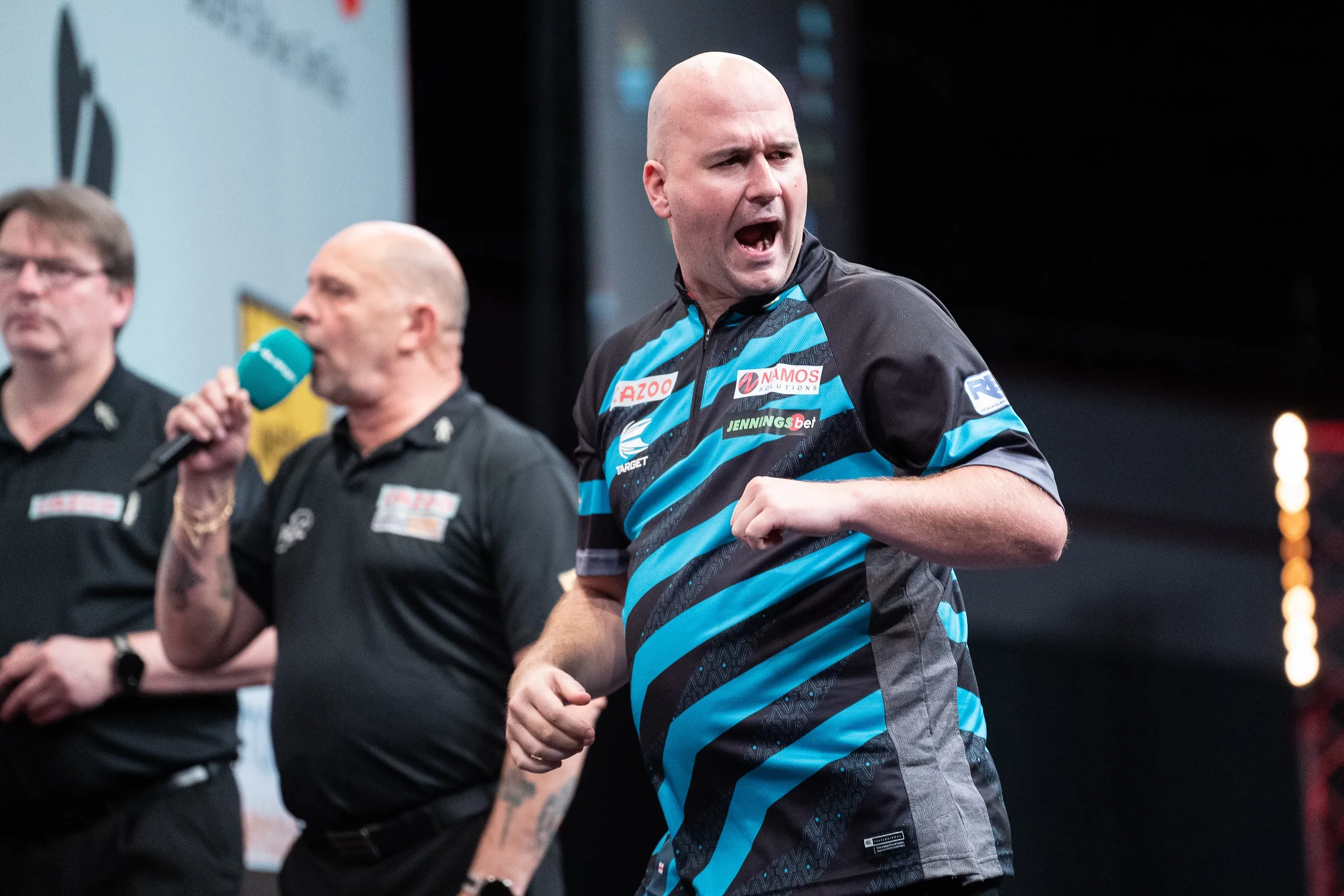 Cross recovers to down Gawlas, Noppert survives match dart in scare from debutant Perez at Grand Slam of Darts