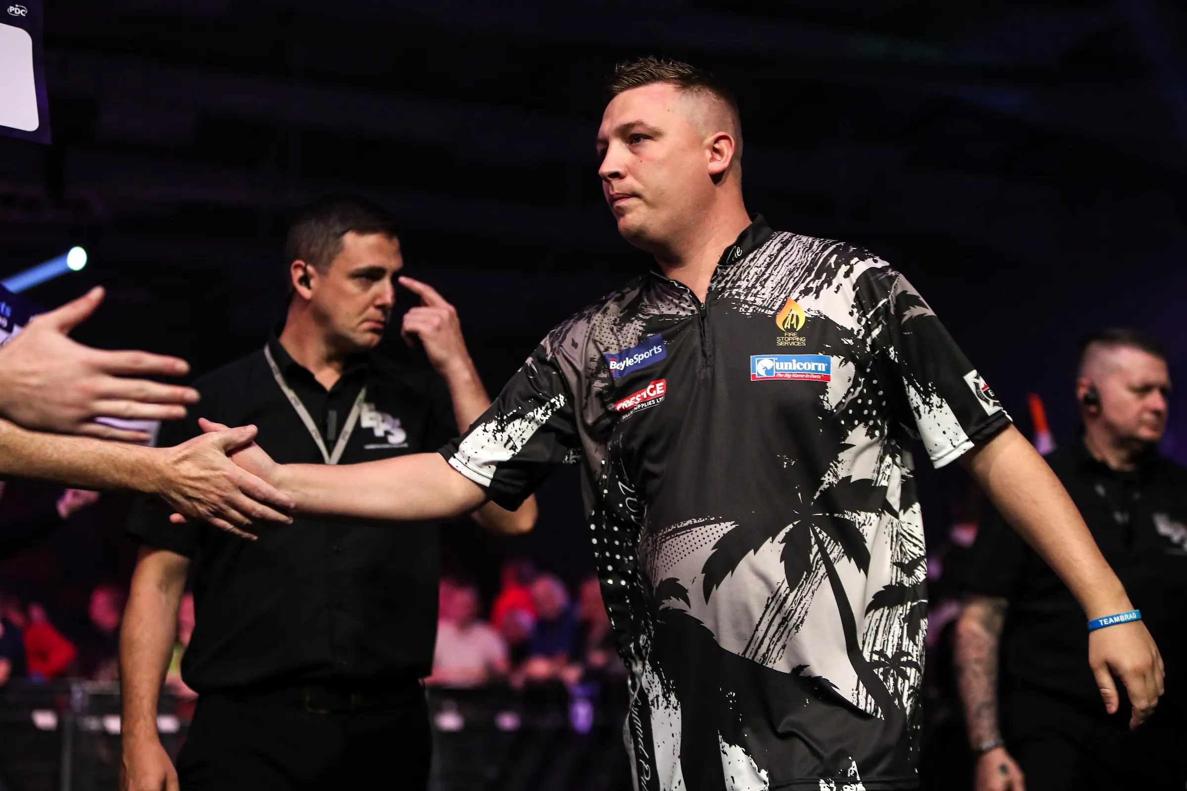 Dobey seals dramatic sudden death win over Lewis to reach World Grand Prix Quarter-Finals