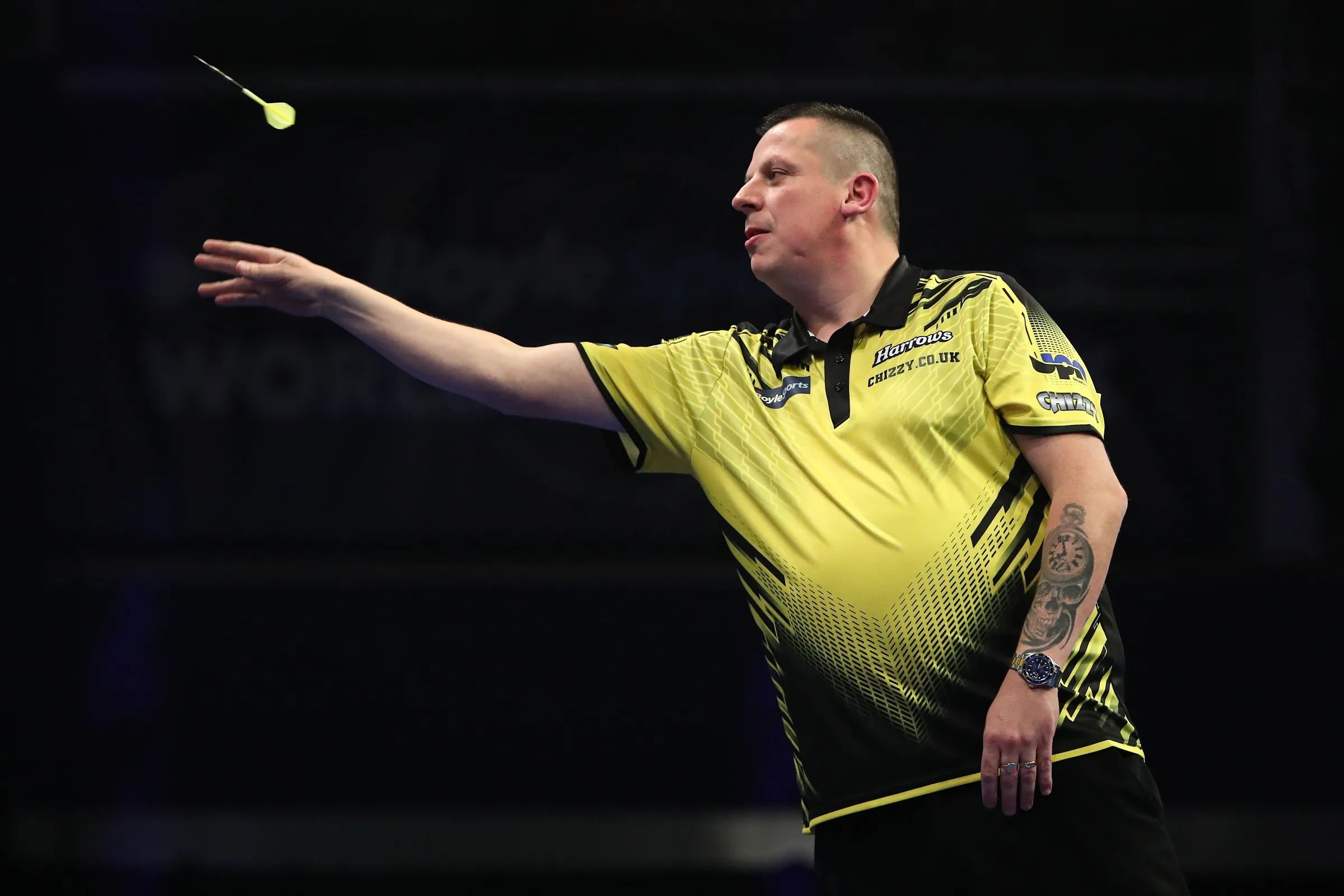 Chisnall whitewashes Bunting with 107 average, Van den Bergh surges past Gurney at European Championship