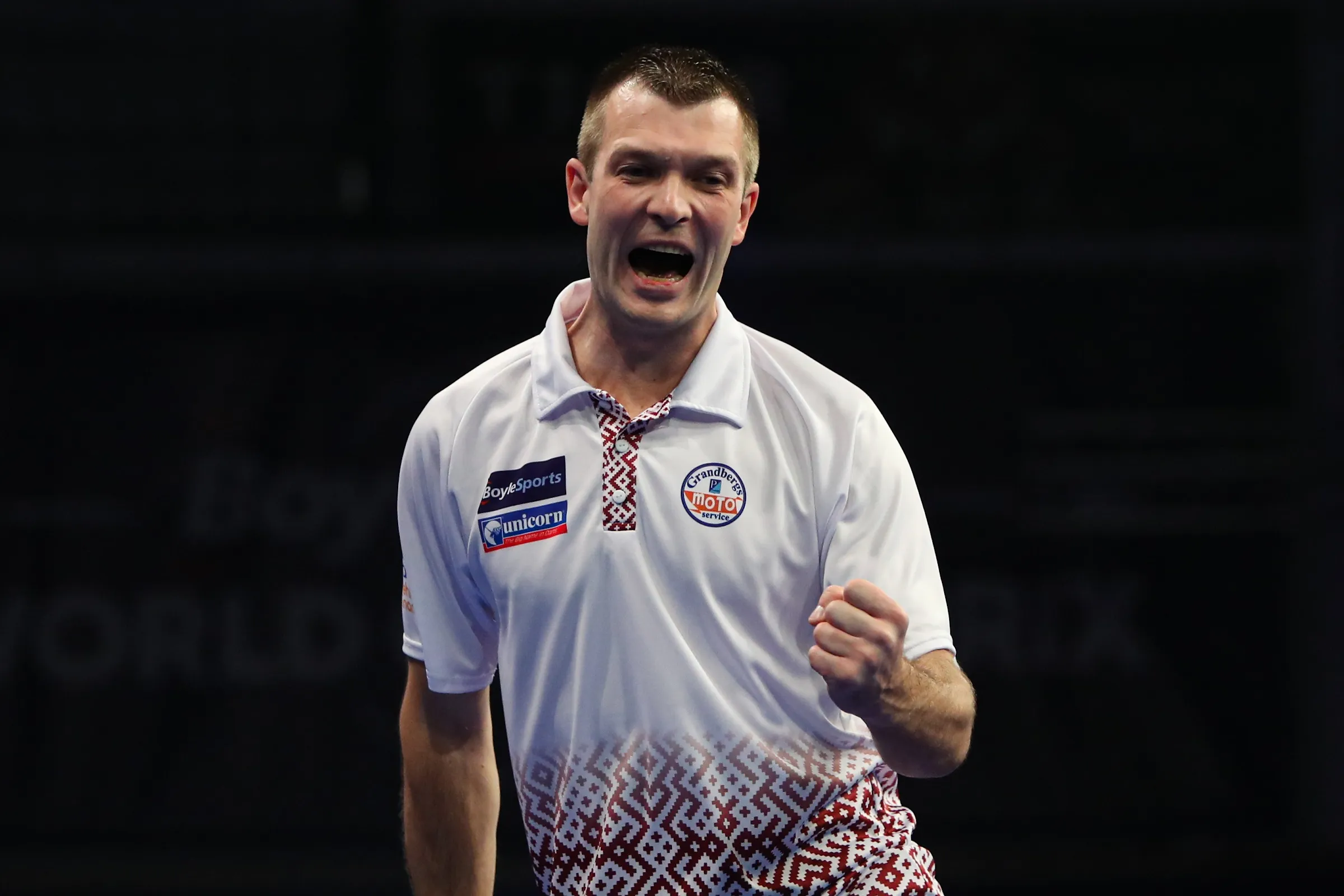 Rampant Razma reaches maiden major quarter-final at World Grand Prix with victory over Gurney