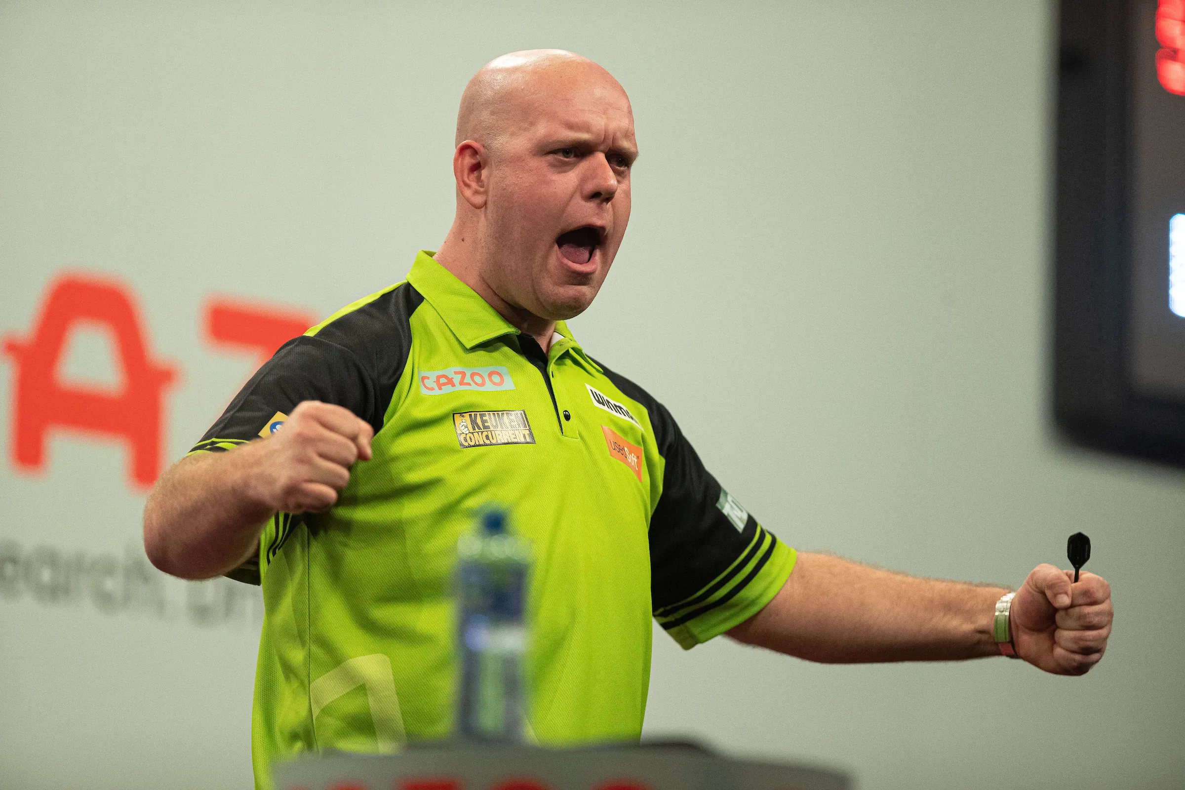 Van Gerwen, Humphries and Clayton all qualify for Last 16 in updated standings in Groups E-H after two games at 2022 Grand Slam of Darts