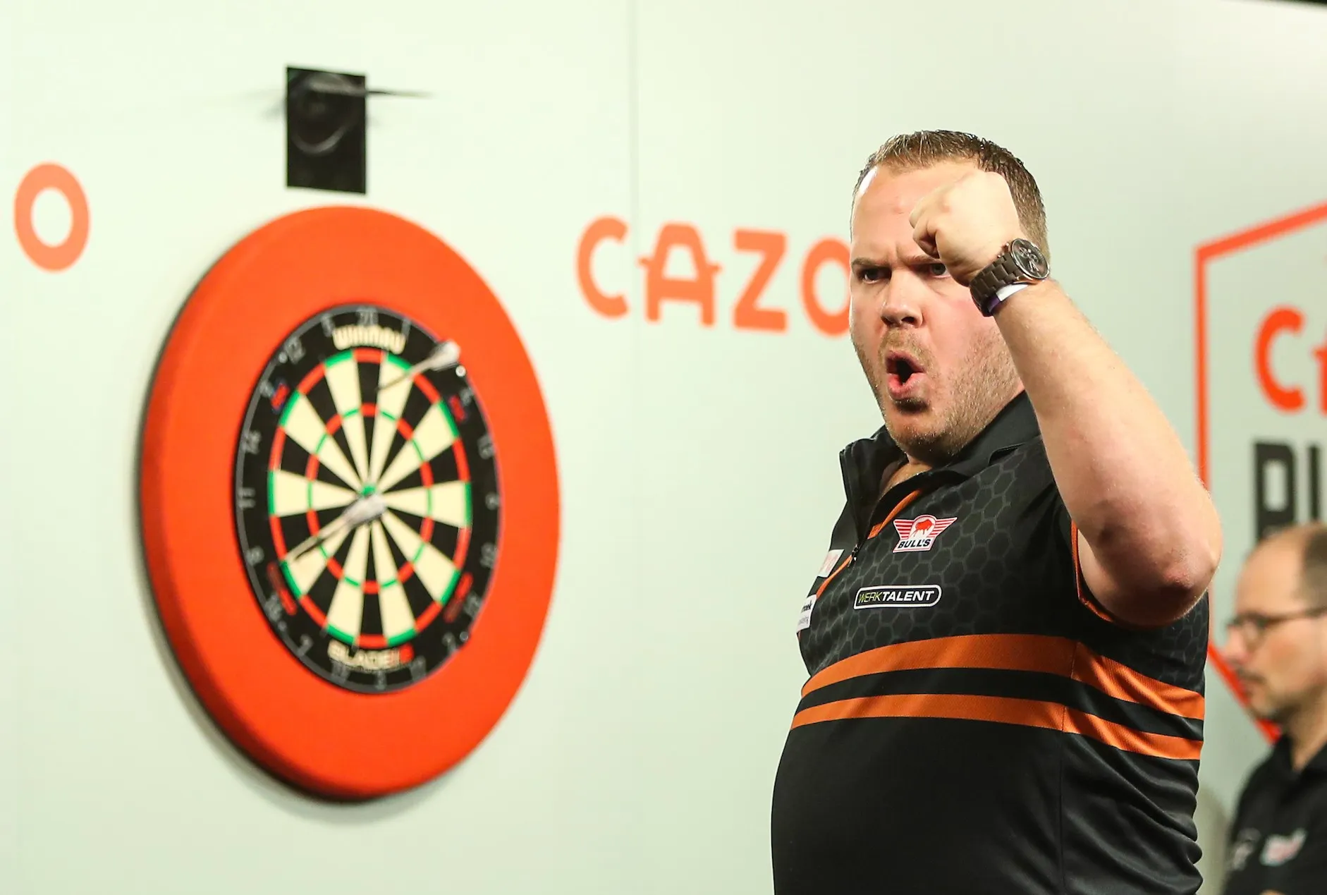 Van Duijvenbode beats Van der Voort in final of exhibition tournament in Hastings