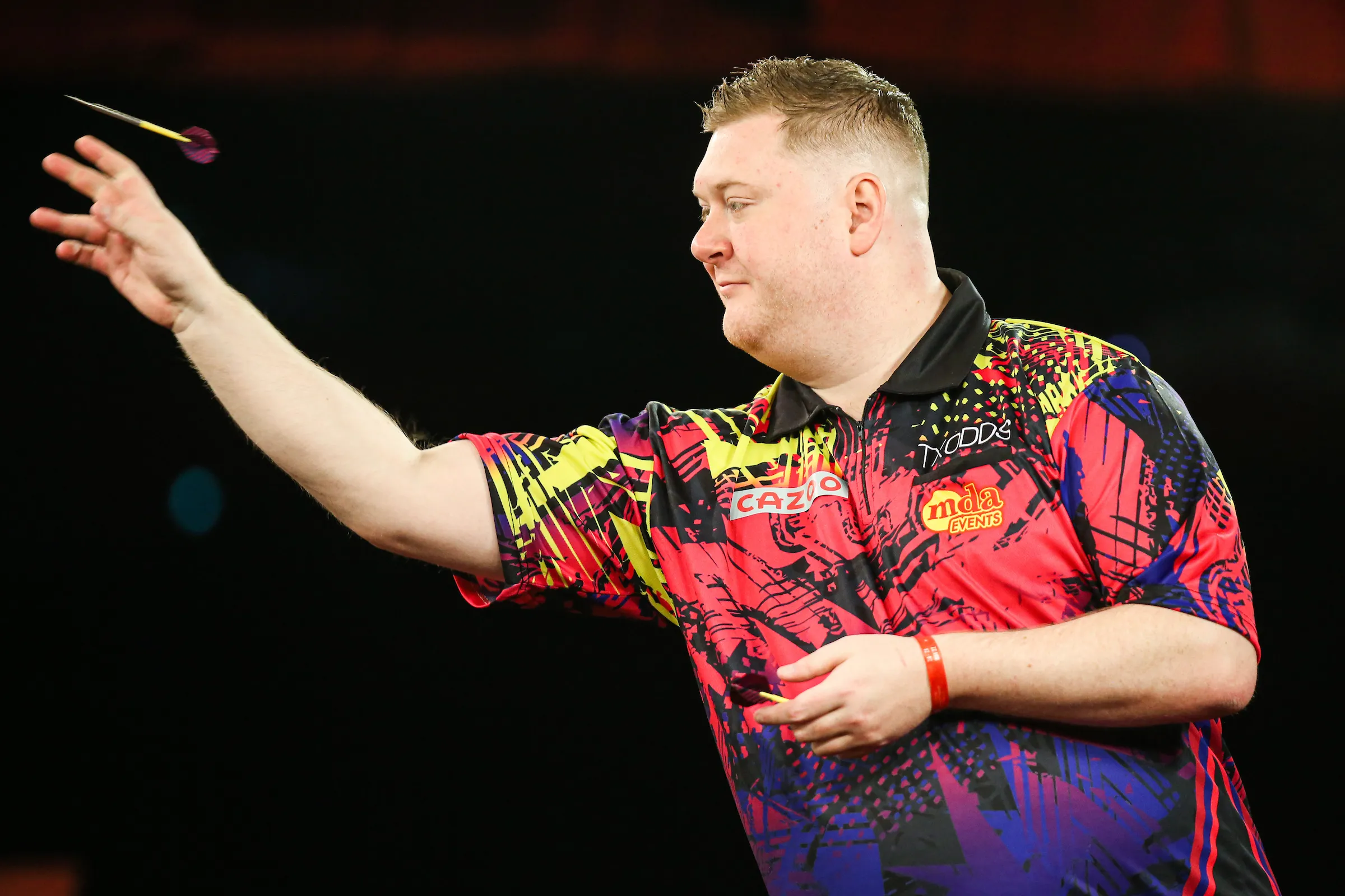 'Santa' Ricky Evans receives Christmas present of Fallon Sherrock win in tough test at PDC World Darts Championship