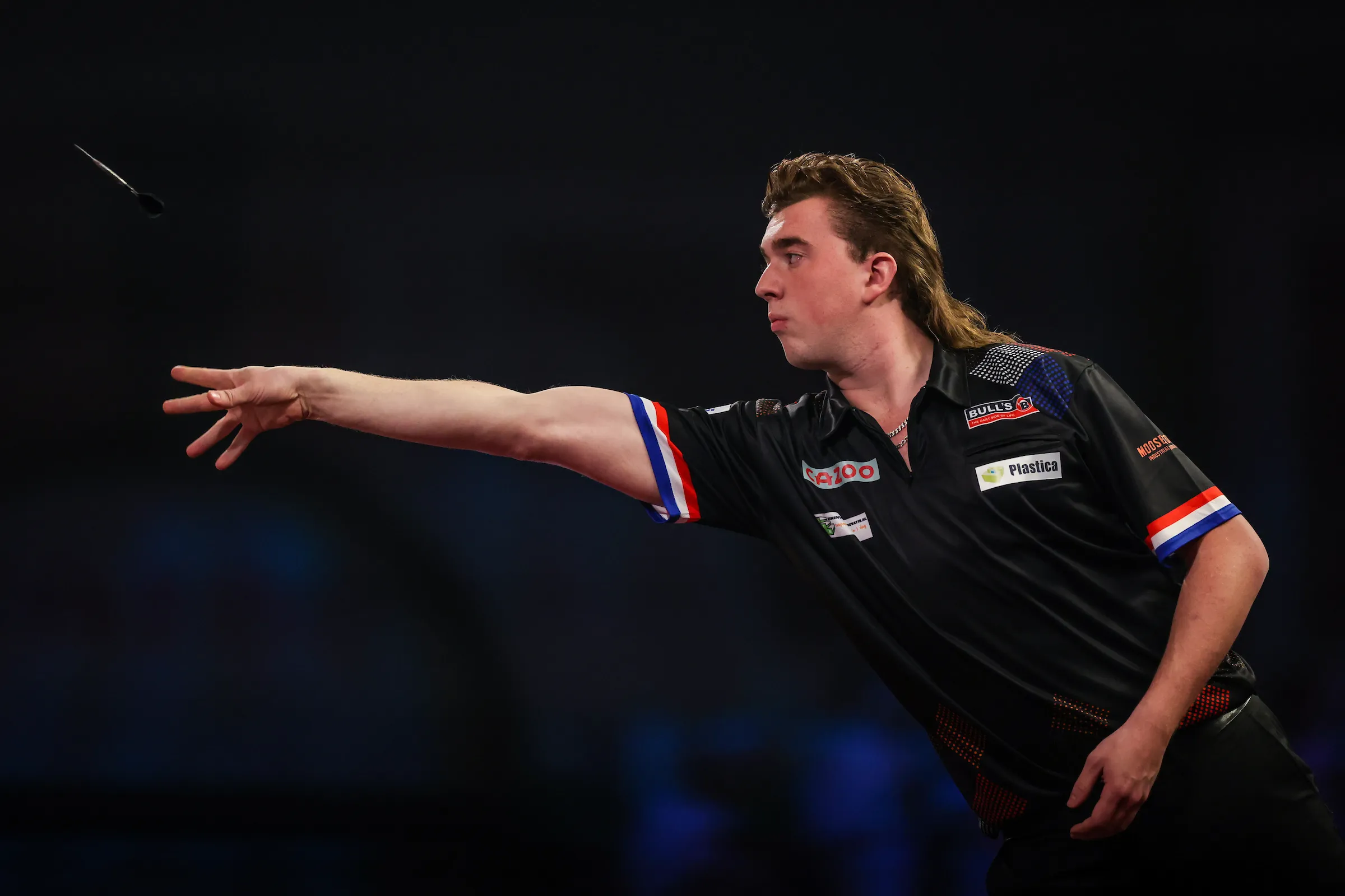 Jansen on how tractor accident cut short football career before switch to darts: "I broke my leg and I had in ten years, 12 operations"