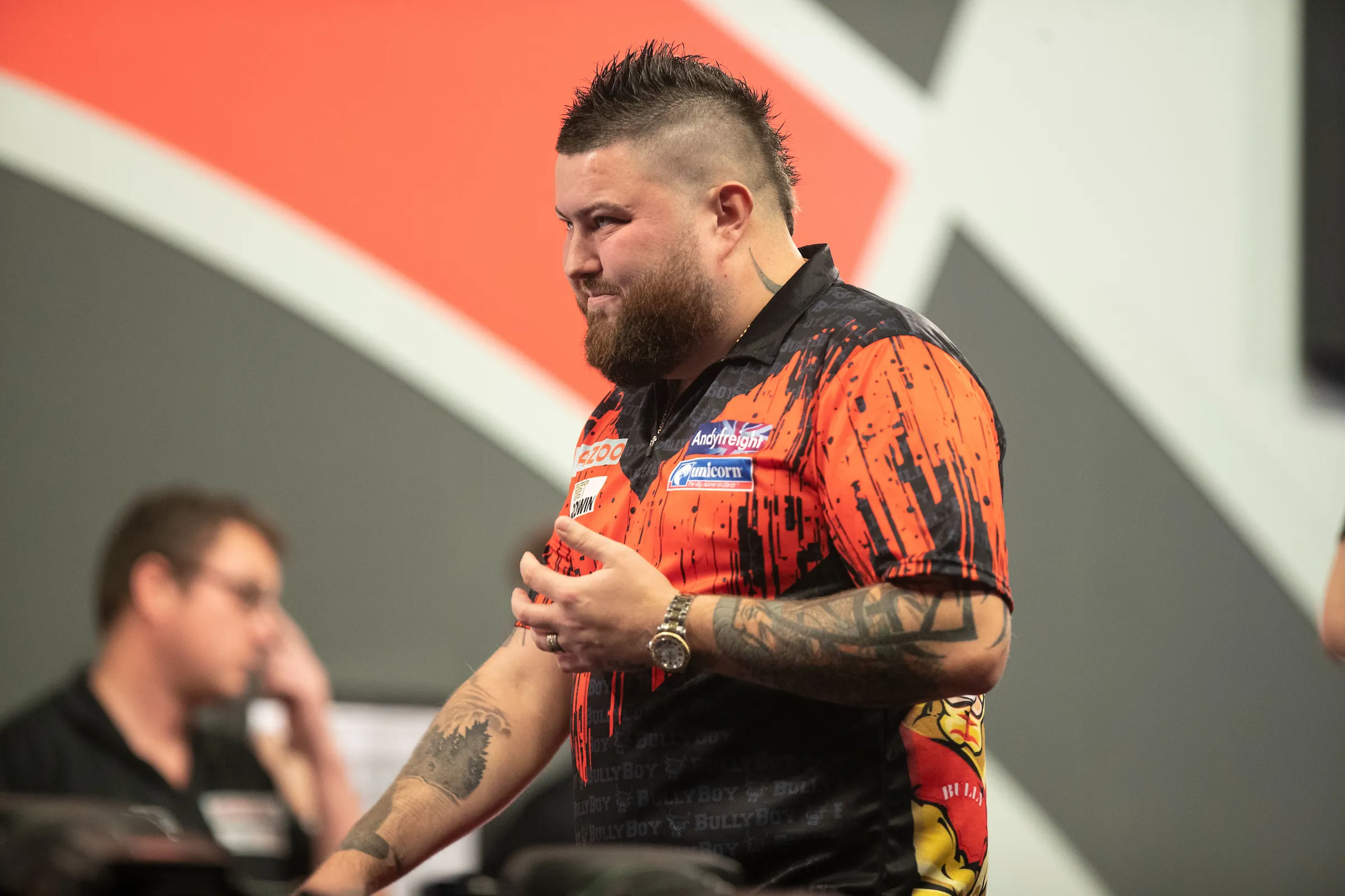 Smith survives Schindler scare in nail biting clash, books Last 16 spot against Cullen at PDC World Darts Championship