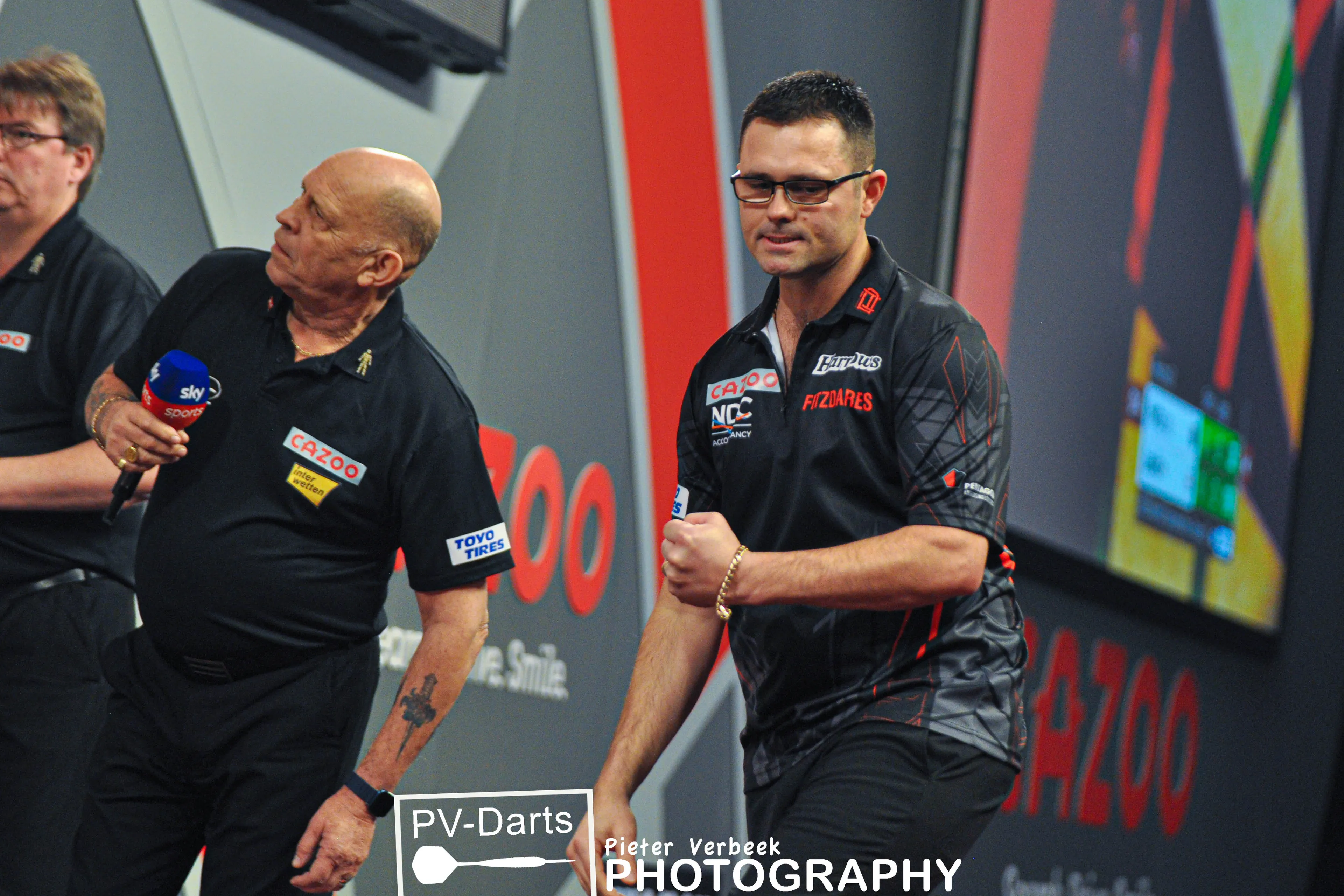 Heta thrashes Lewis in clinical display to reach Third Round at PDC World Darts Championship