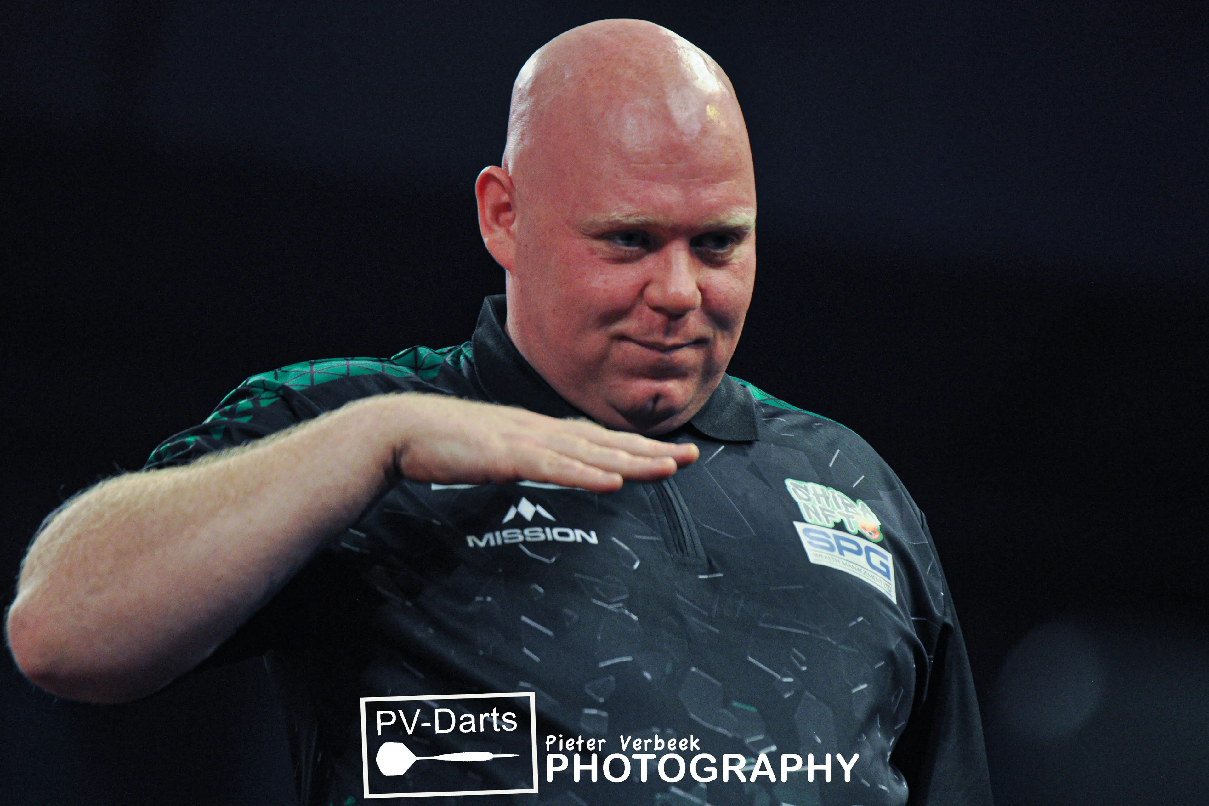 Lukeman seals straight sets win over debutant Yamamoto to set up Schindler clash at PDC World Darts Championship