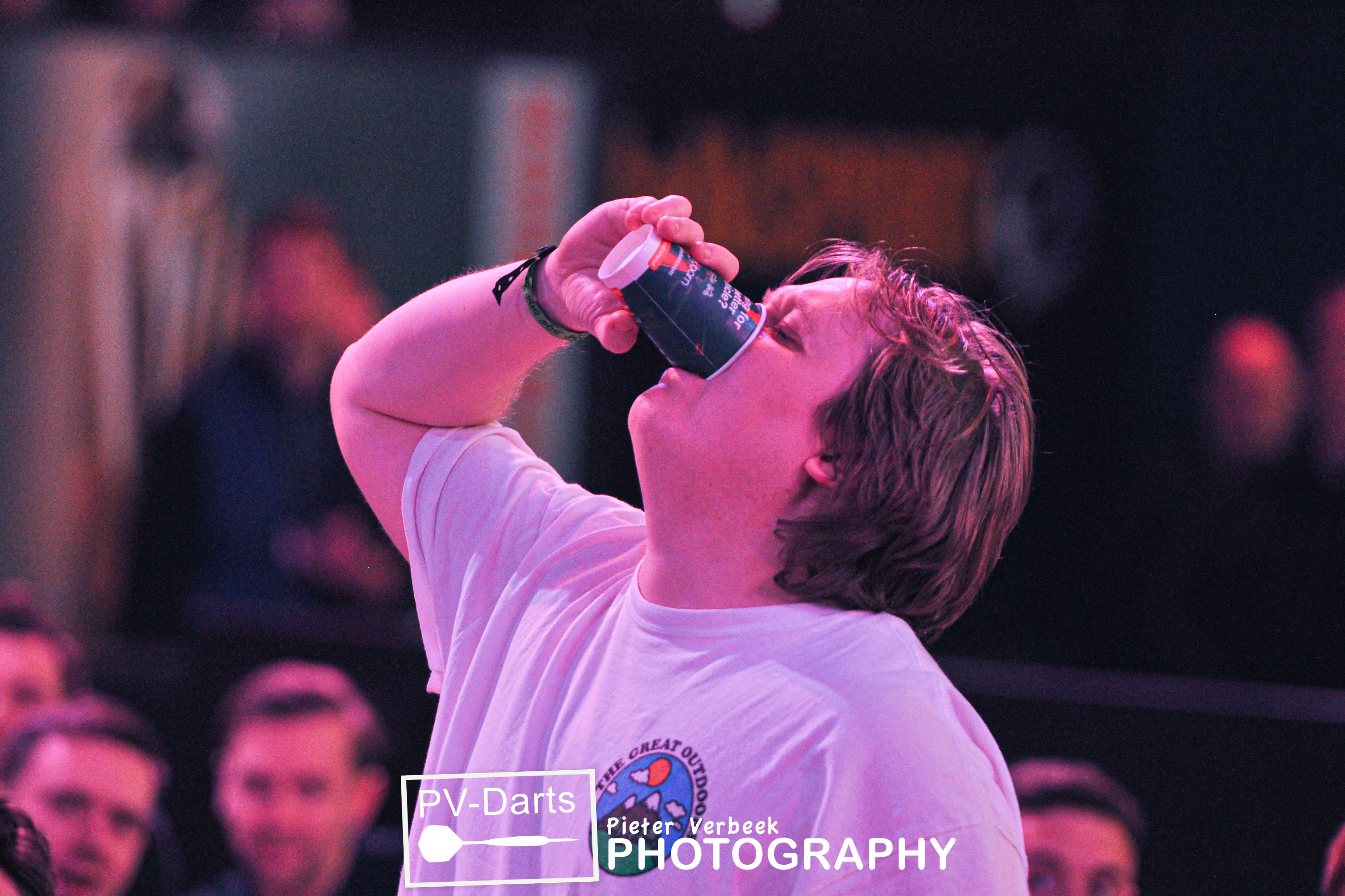 Singer Lewis Capaldi fails to take personalised dartboard after World Championship cameo