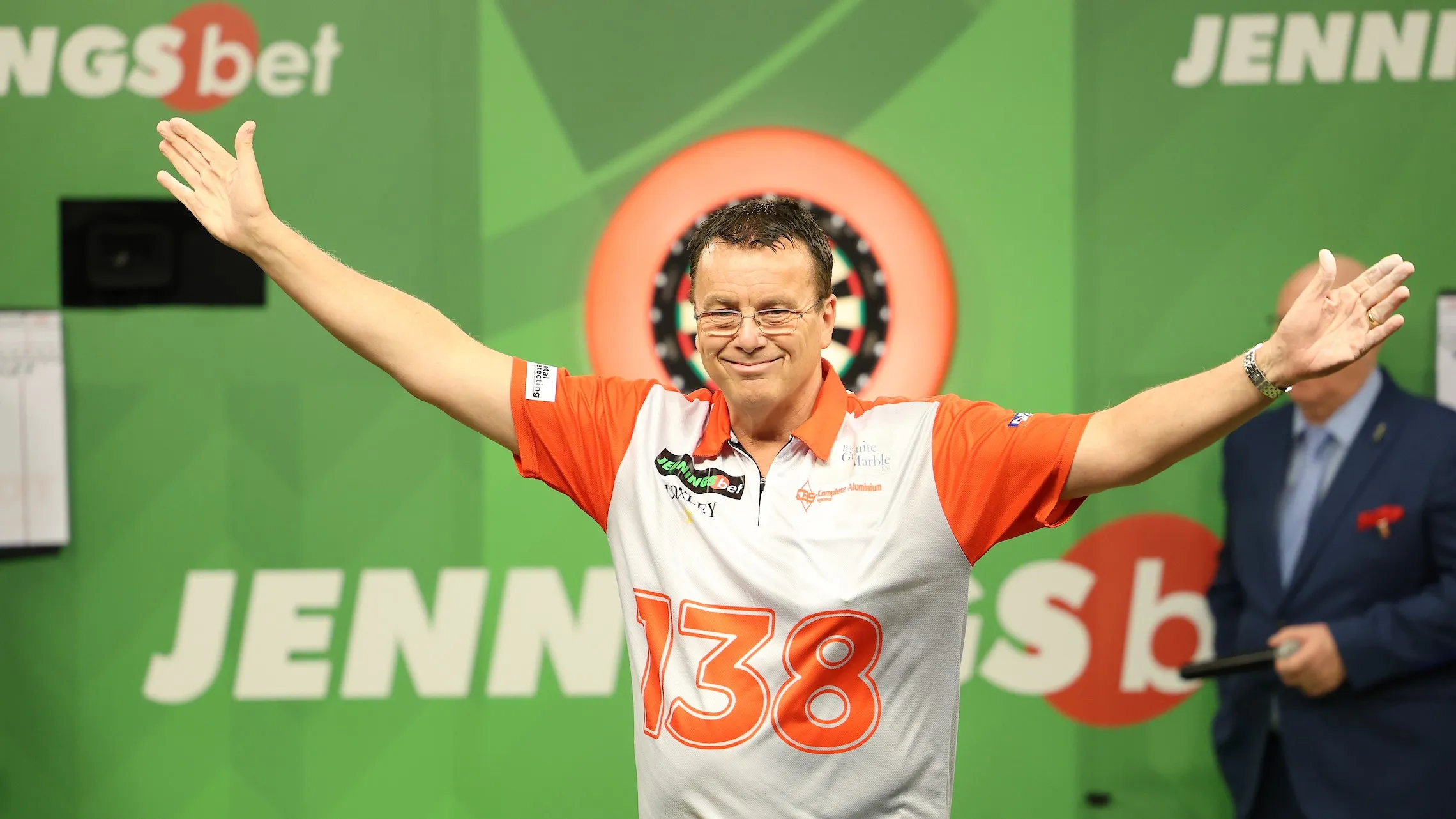 "A player you know conceded the game because the persons hygiene was disgusting": Deller makes big claim amid chalk debate