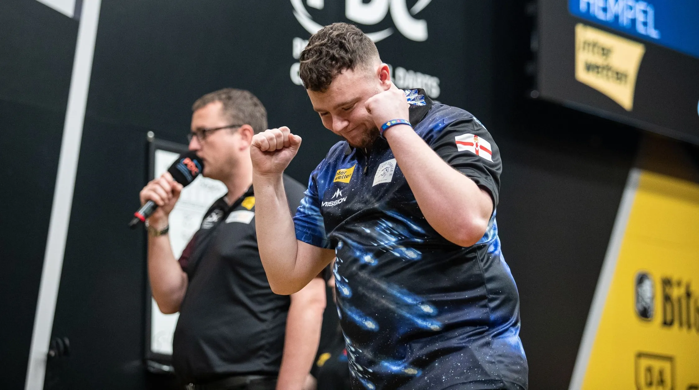 Rock recovers in Hempel win as Aspinall cruises past Vandenbogaerde at International Darts Open