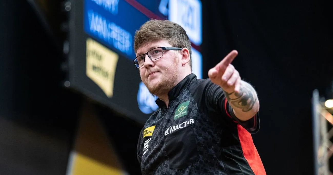 Keane Barry denies Gian van Veen in second Development Tour