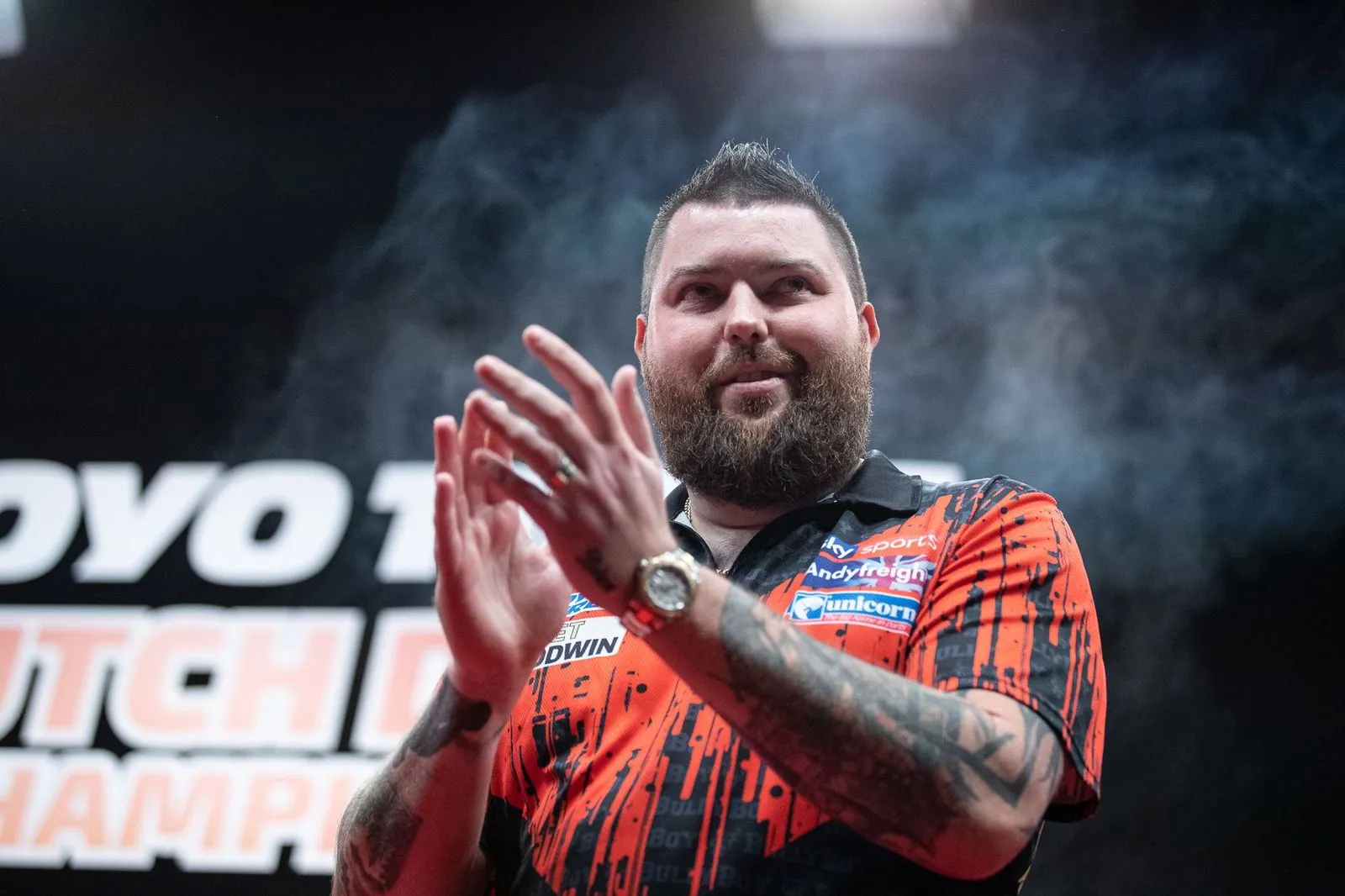 Michael Smith and Clayton move into week final in Manchester