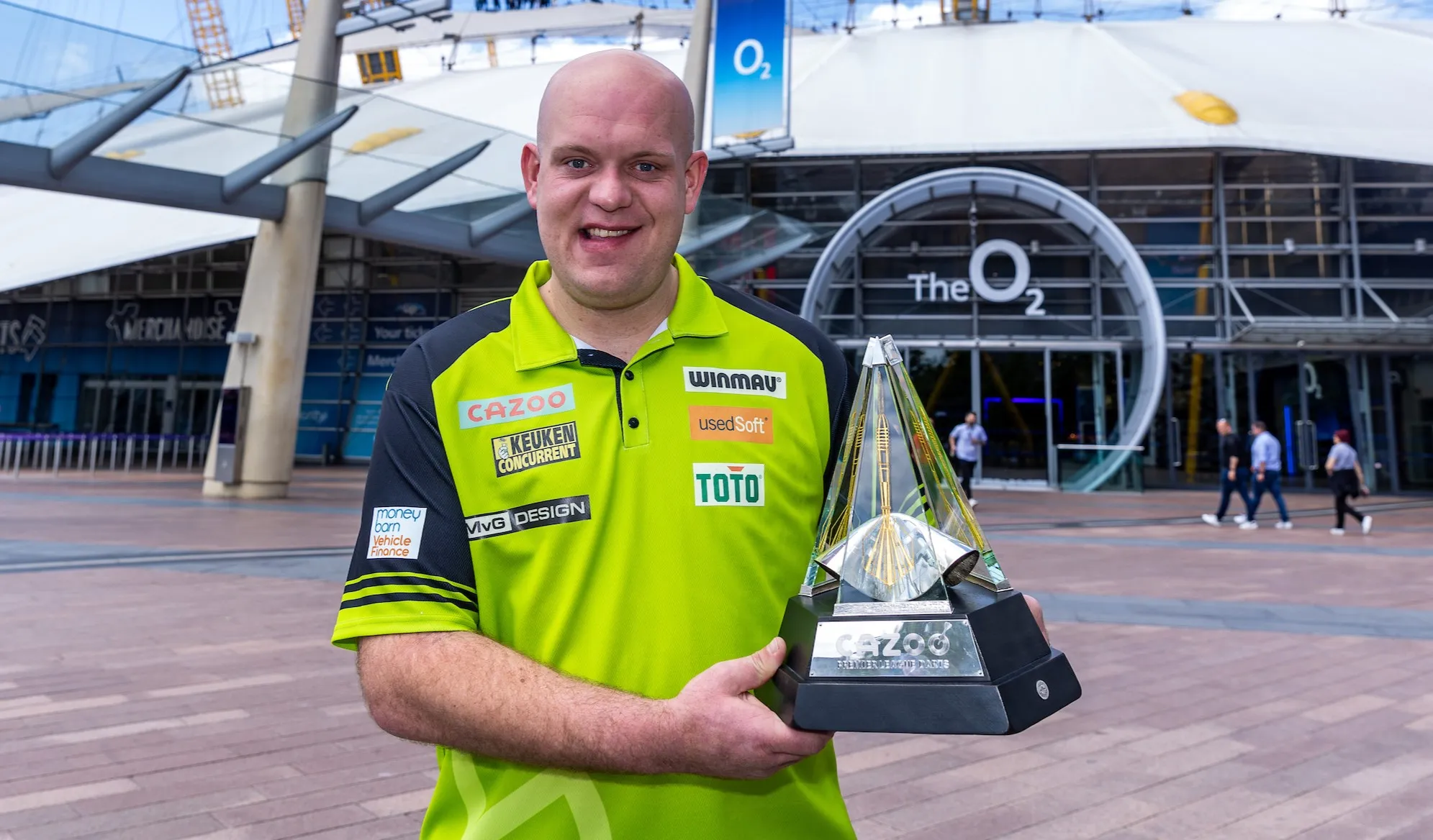 Record seventh Premier League Darts title for Michael van Gerwen, eases past Price at the O2