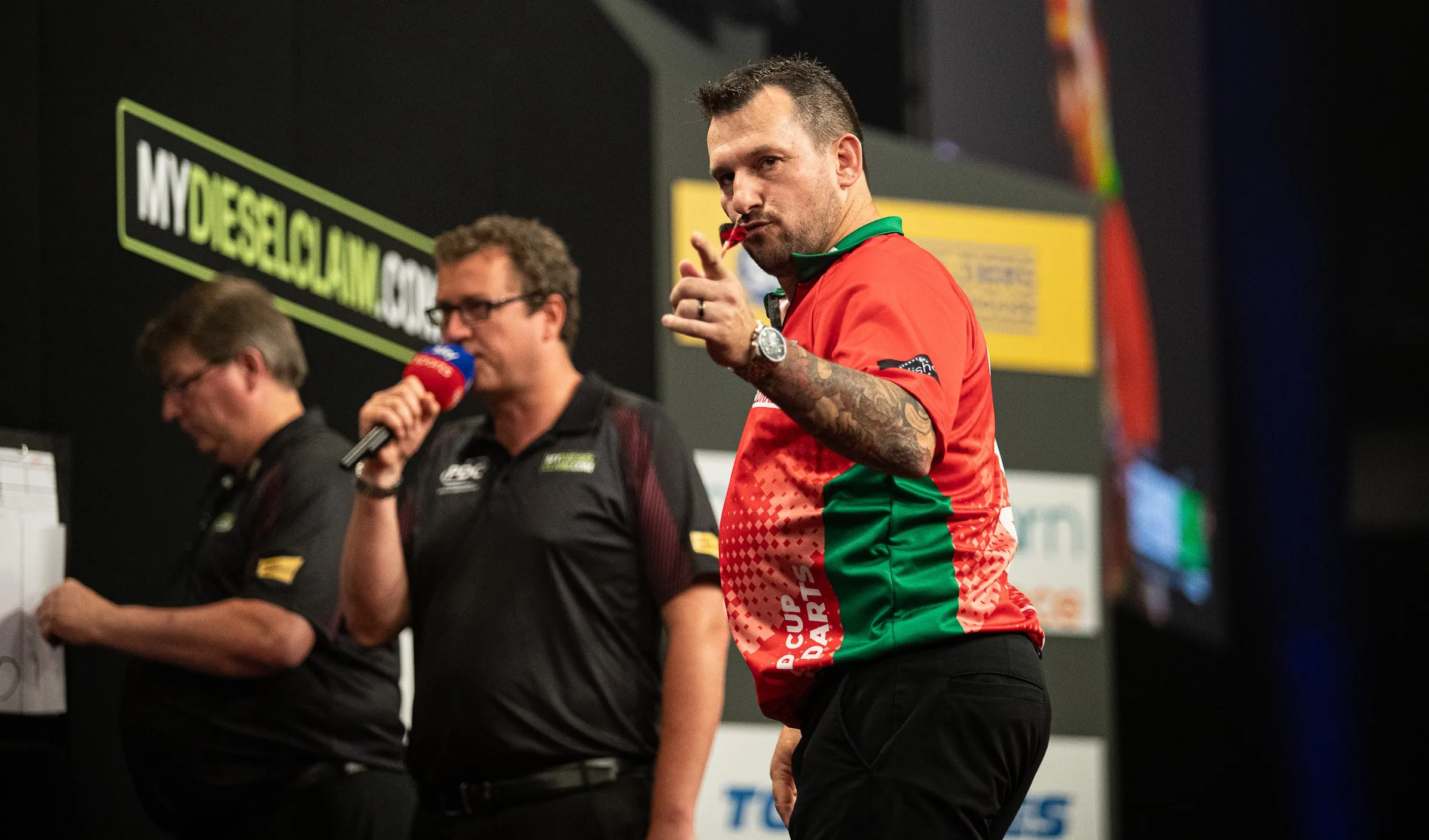 Clayton wants to break World Cup of Darts record with Wales: "It's going to be difficult but we'll try our best"