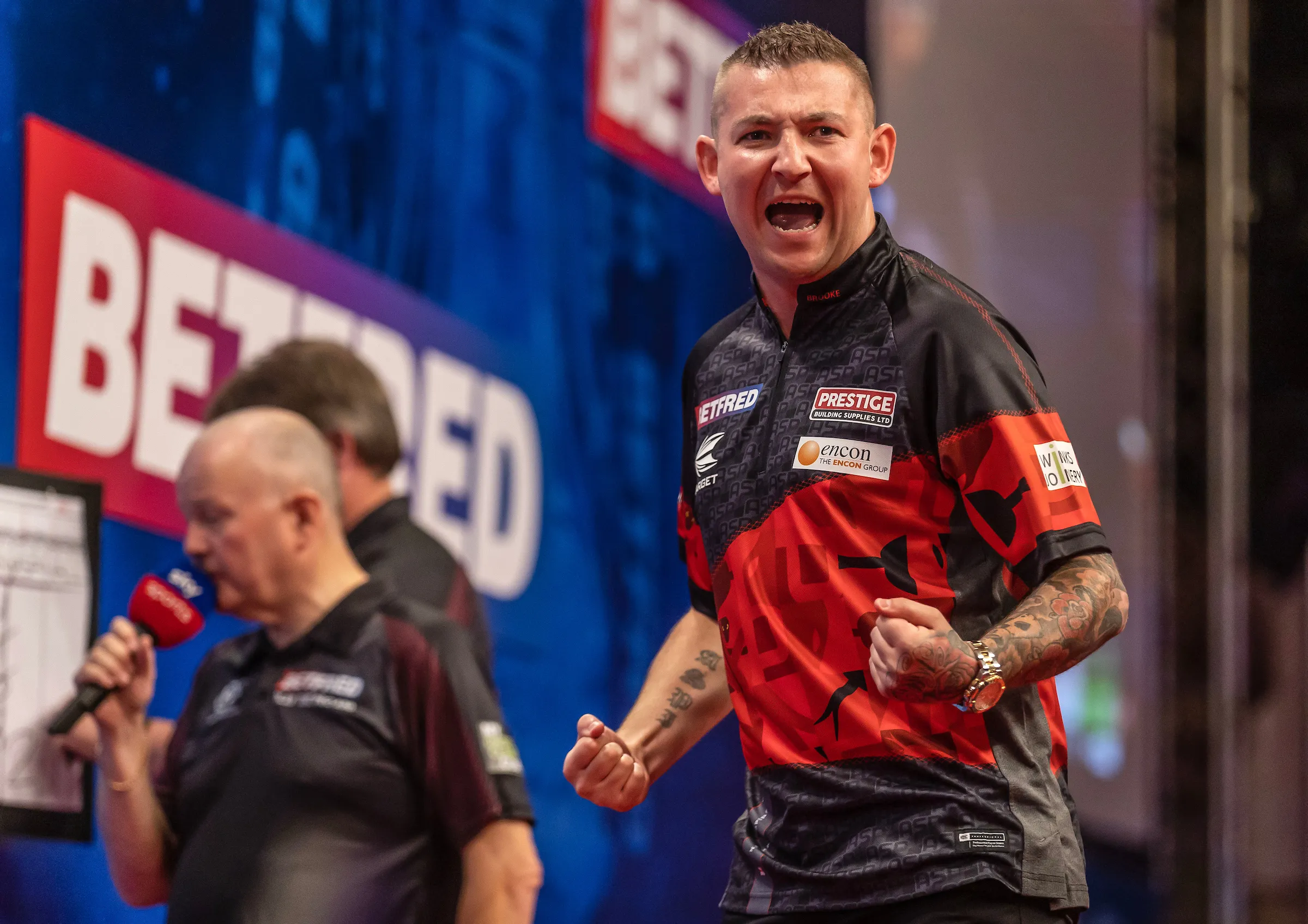 Aspinall ends major title wait in ruthless win over Clayton in 2023 World Matchplay Final