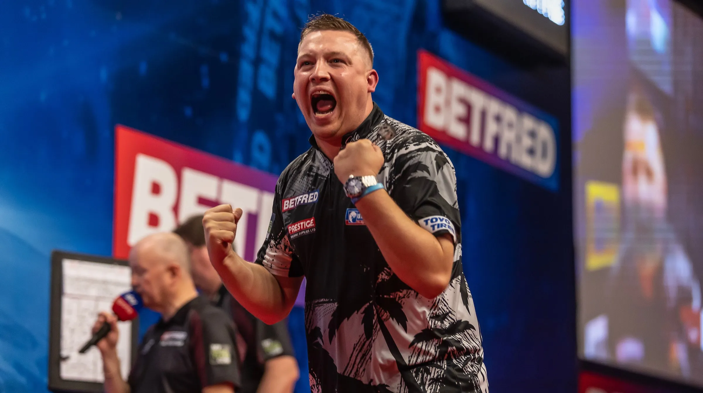 World Number One Michael Smith latest big name to fall at World Matchplay as deadly doubling from Dobey seals maiden Quarter-Final