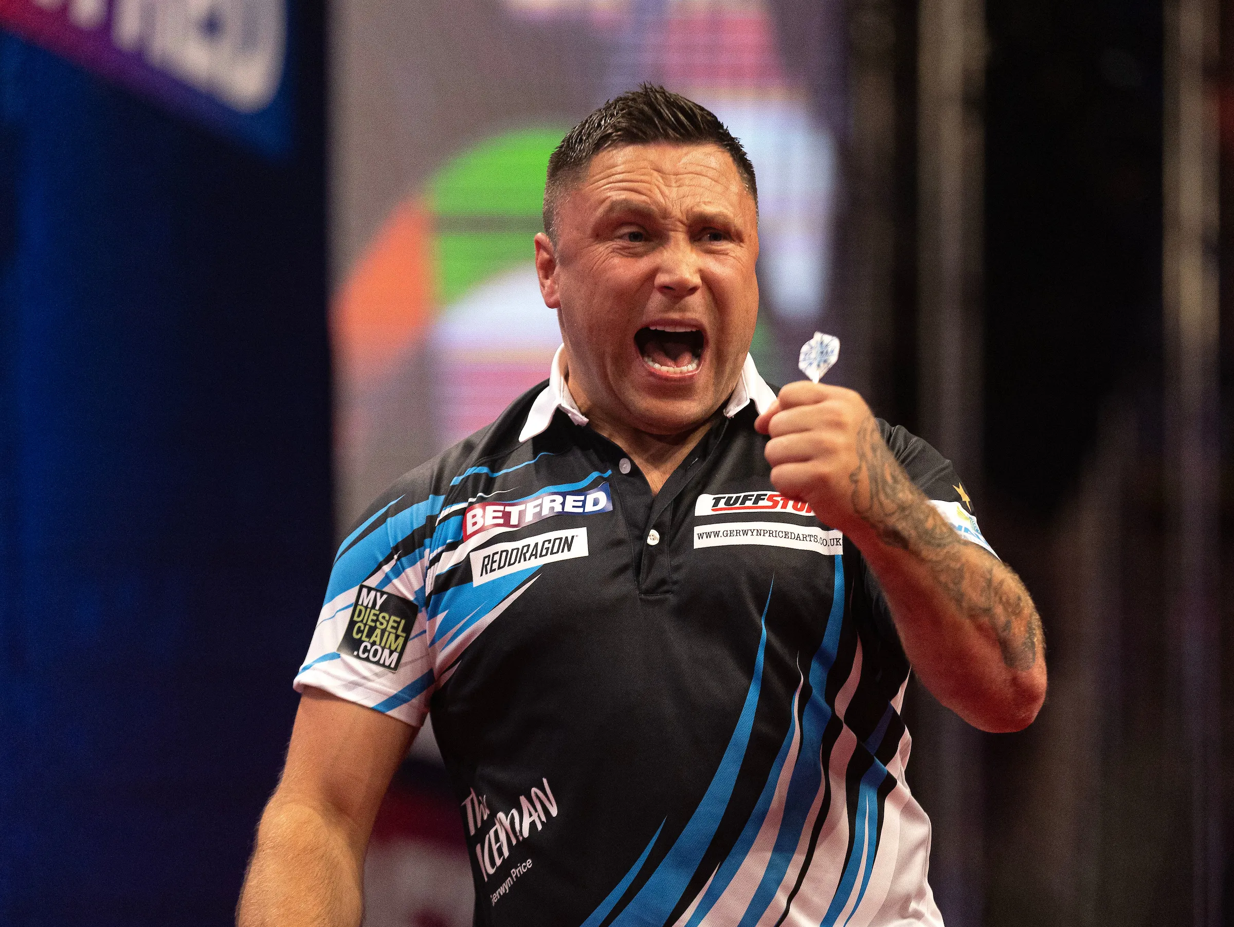 Price comfortably through to second round at World Matchplay despite Bunting's mindgames: "It affected him a little bit more than it affected me"