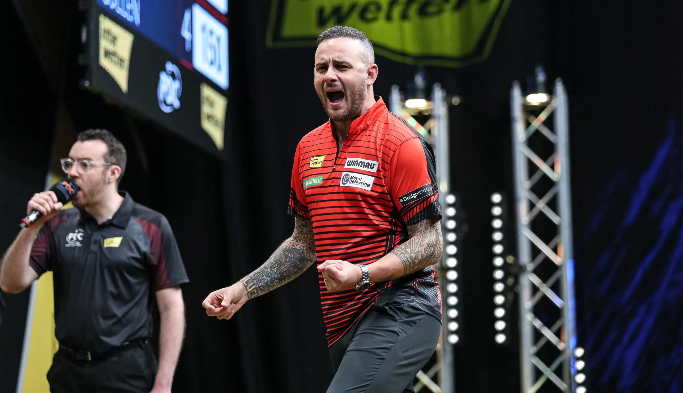World Matchplay opens with a bang as Cullen prevails from enthralling encounter with Mike de Decker