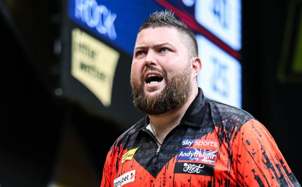 Michael Smith excited after move to darts manufacturer Shot Darts: ''Let’s create a perfect team and start bringing the titles home"