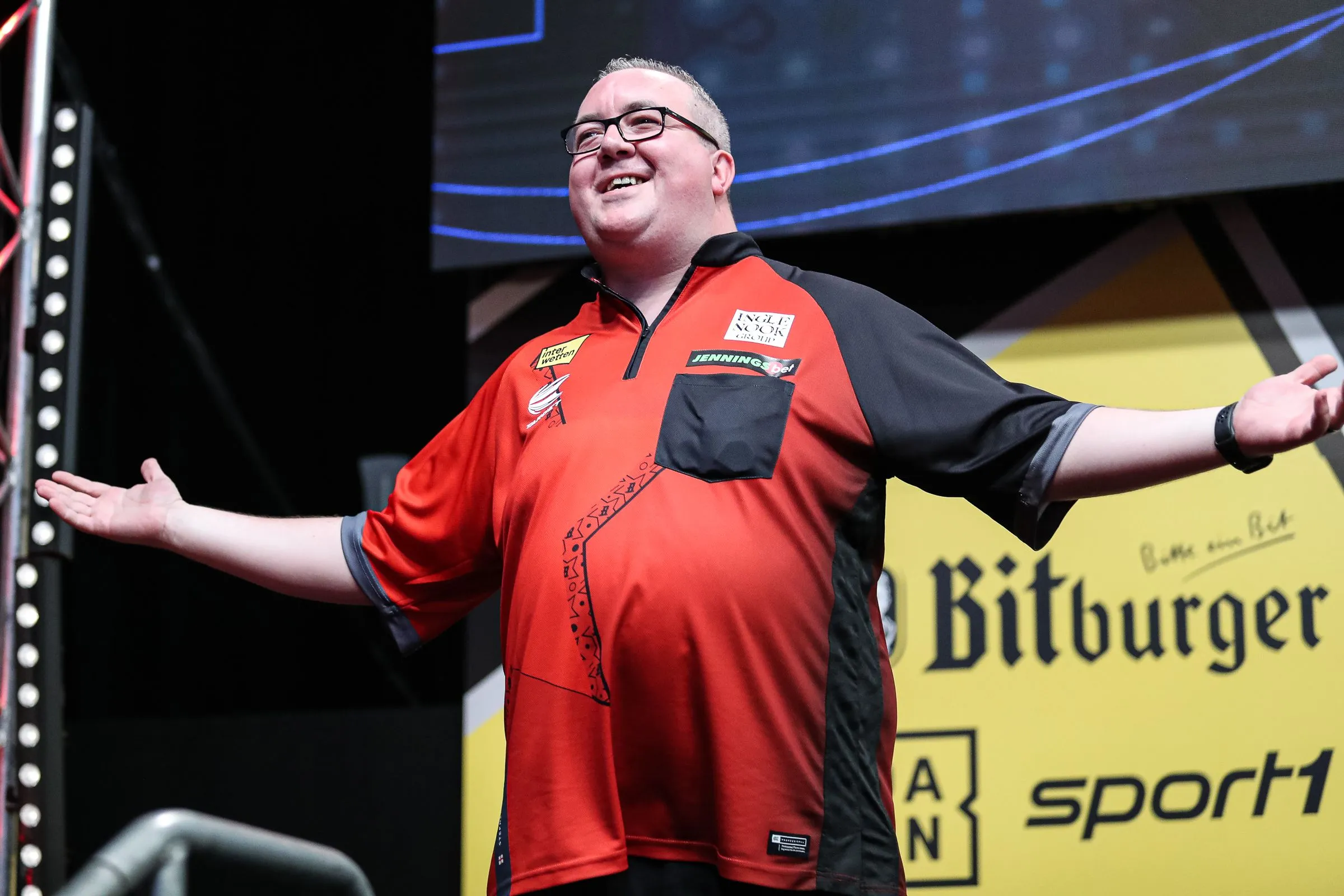 Wade, Ross Smith and Bunting among players to qualify for Hungarian Darts Trophy