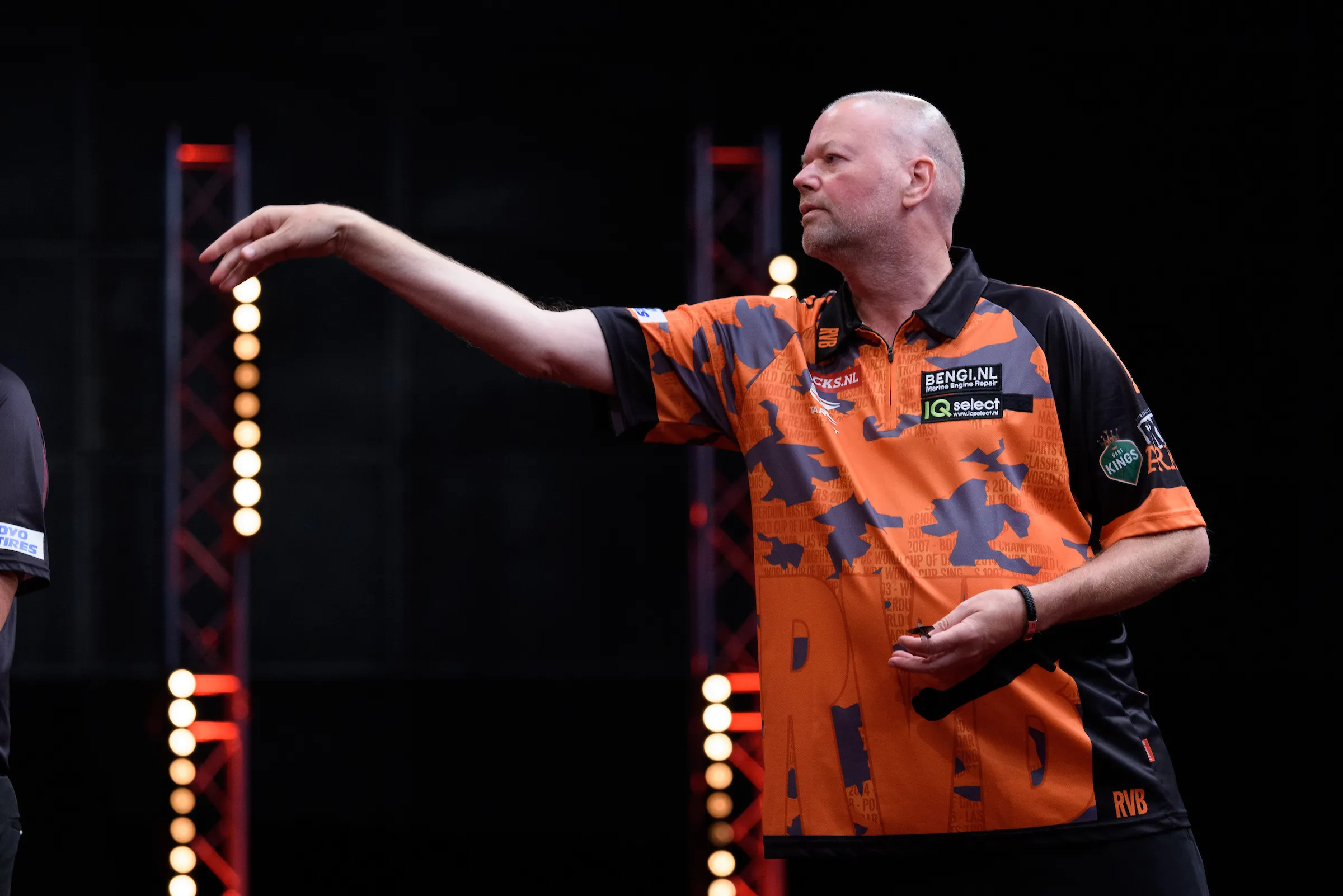 Van Barneveld dumps out Michael Smith as Aspinall moves past Noppert at World Series of Darts Finals