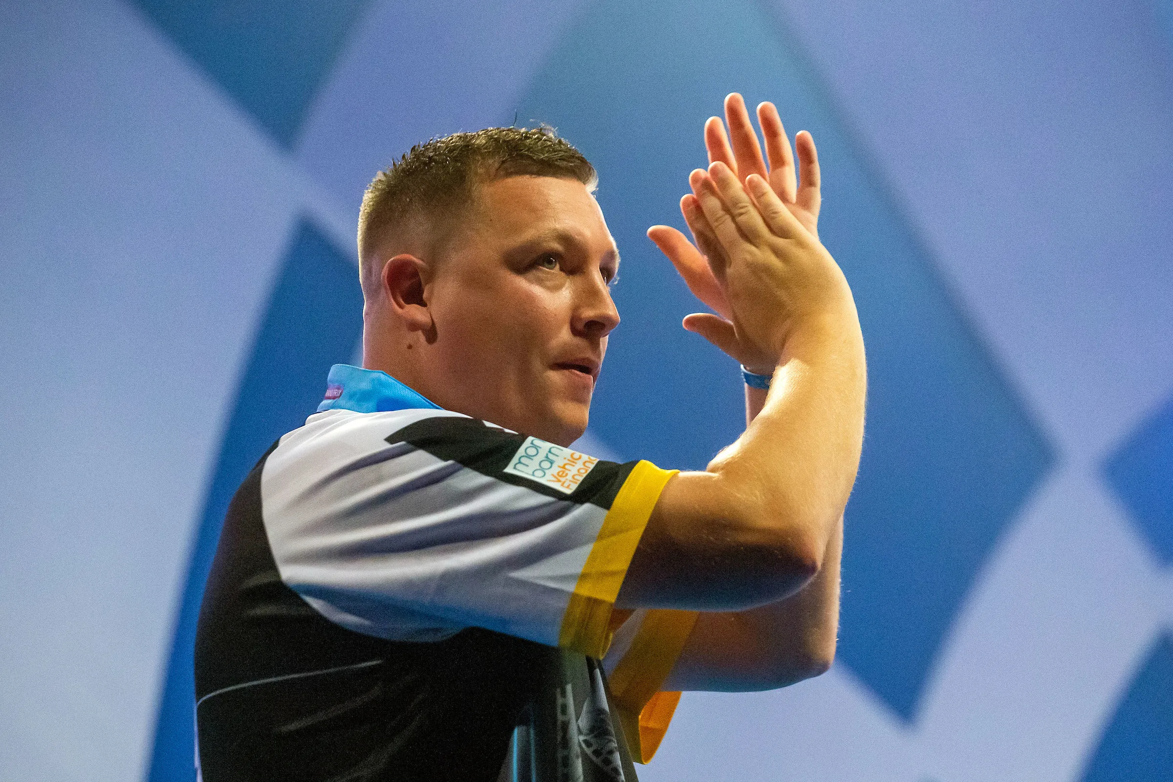 Class Chris Dobey dethrones defending World Grand Prix champion Michael van Gerwen in style to reach Quarter-Finals in Leicester