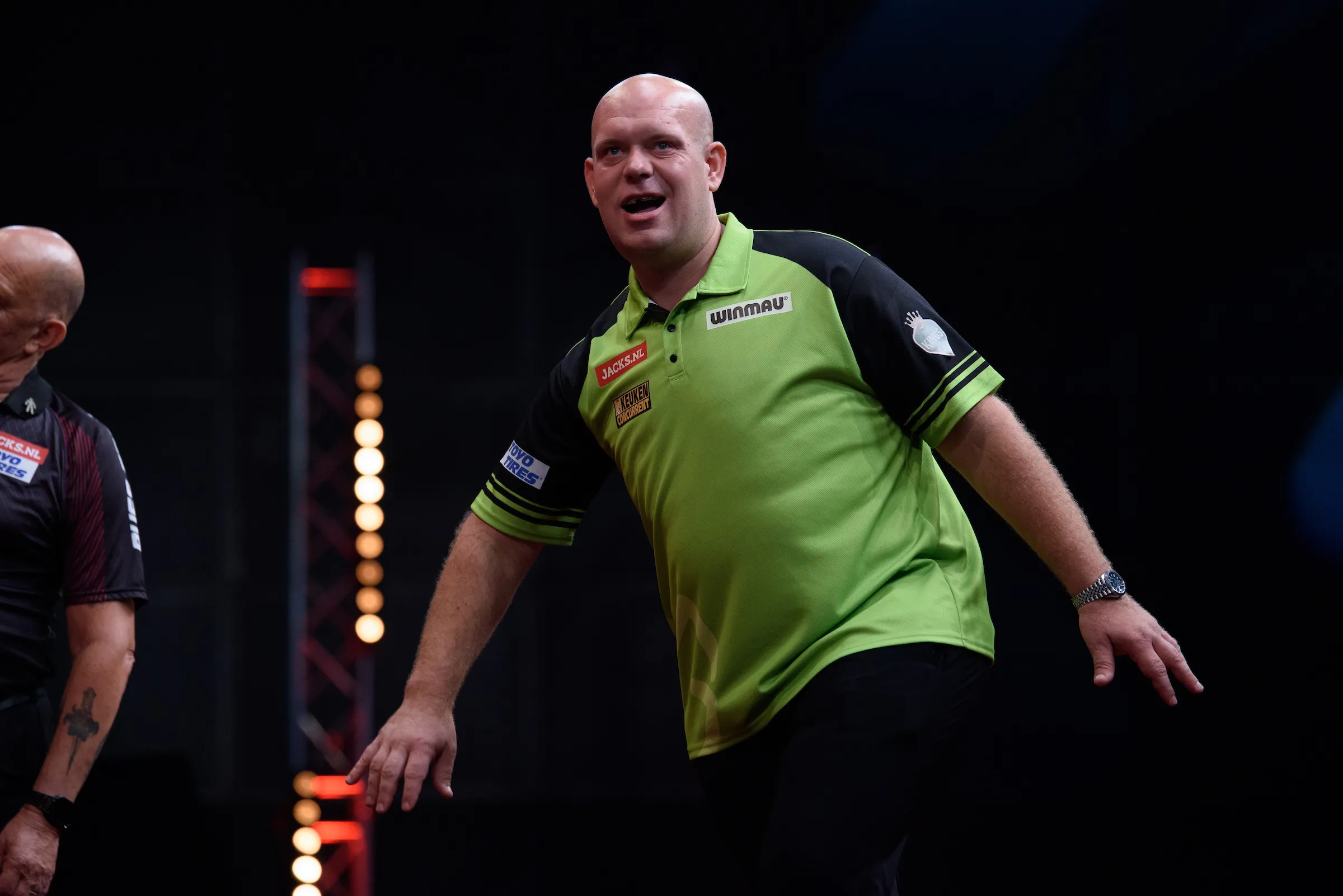 Michael van Gerwen shocked by Lee Evans in opening round of Players Championship 29; Gary Anderson upset by Radek Szaganski