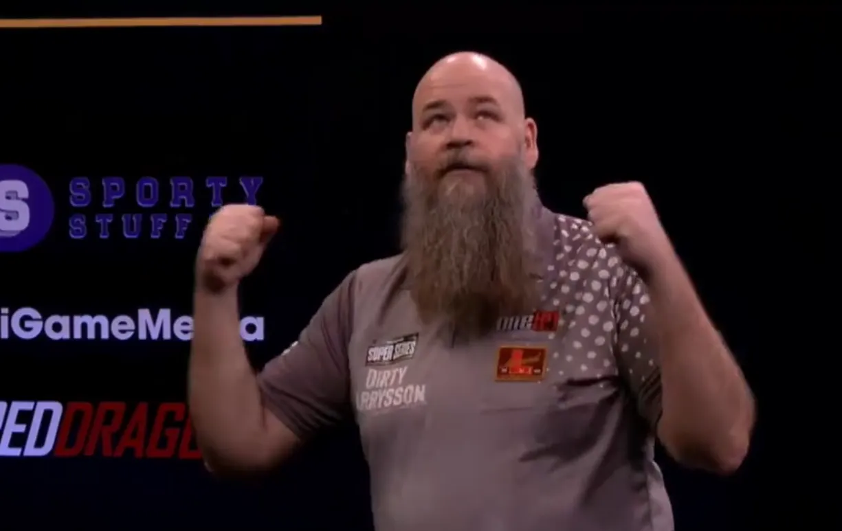 VIDEO: 'Dirty Harry' throws nine darter on MODUS Super Series