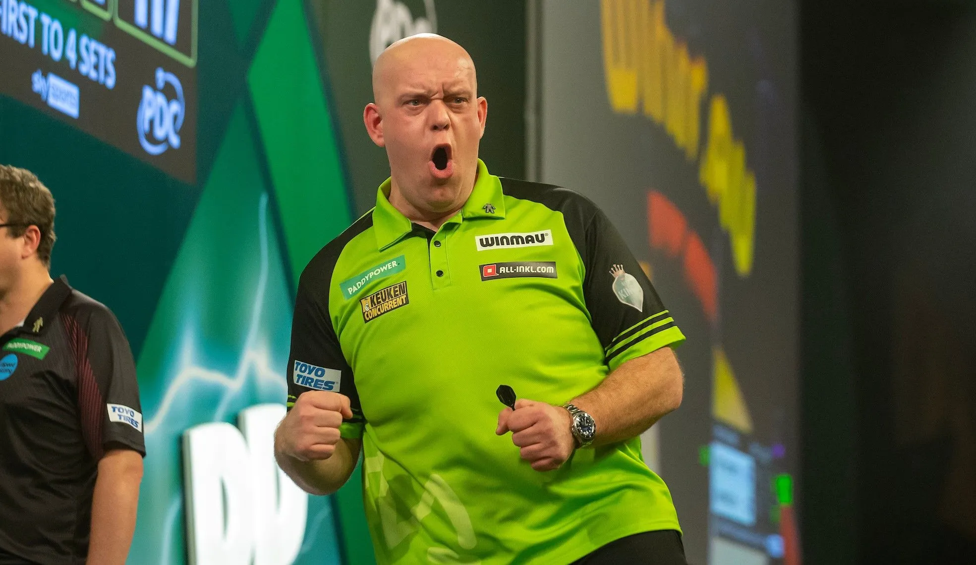 Ruthless Michael van Gerwen derails the Bunting hype train with straight sets win to reach quarter-finals at World Darts Championship