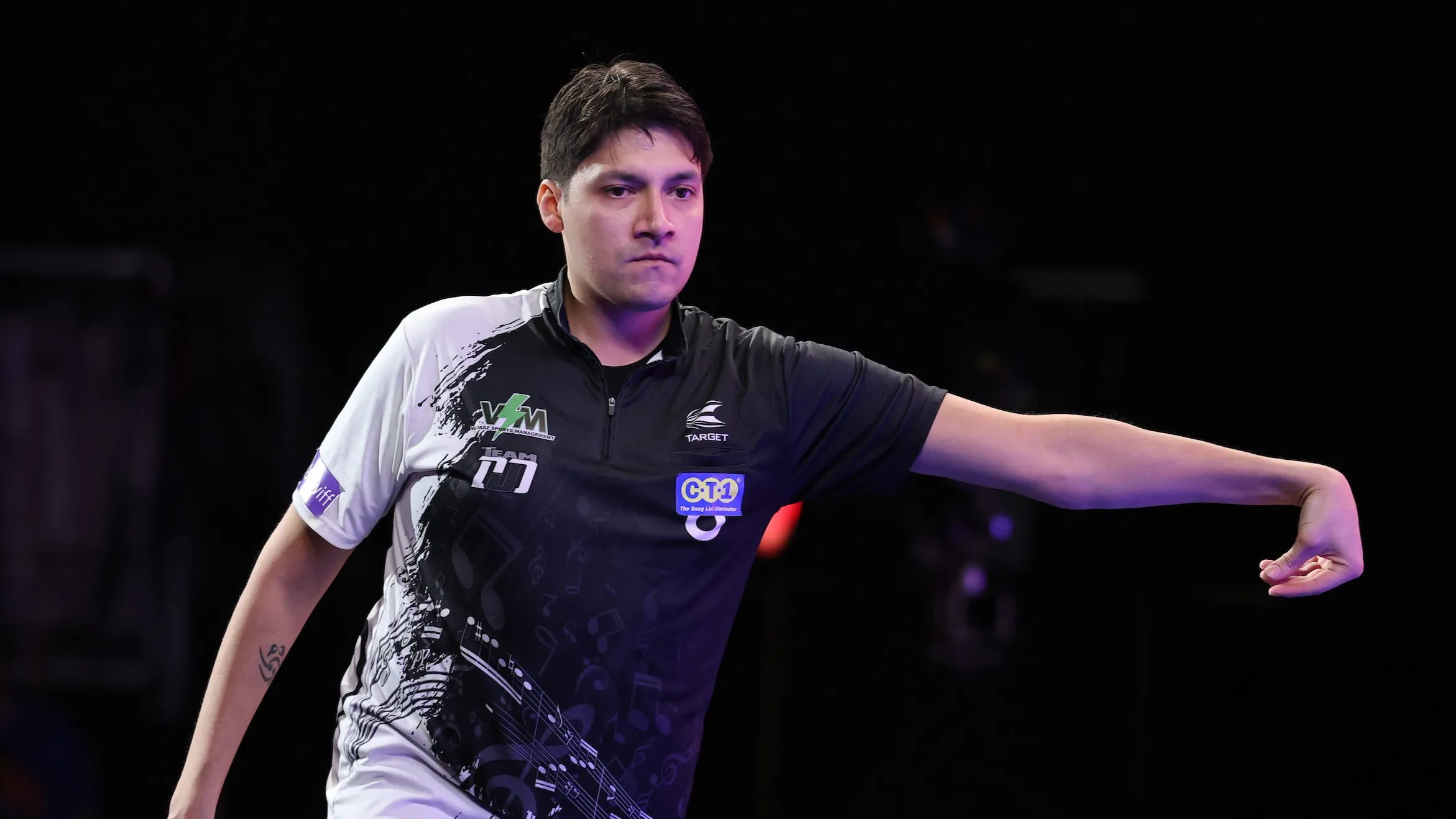 Danny Lauby races into third round at Lakeside as Aileen de Graaf edges Nicole Regnaud in last leg decider