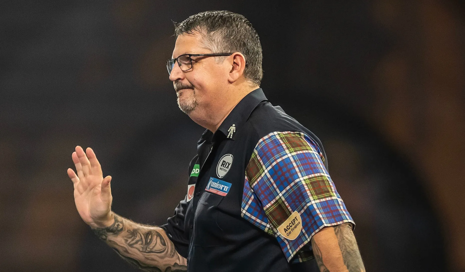In-form Gary Anderson suffers surprise first round loss despite 105 average at Players Championship 4; wins for Peter Wright, Gerwyn Price and Michael van Gerwen among others