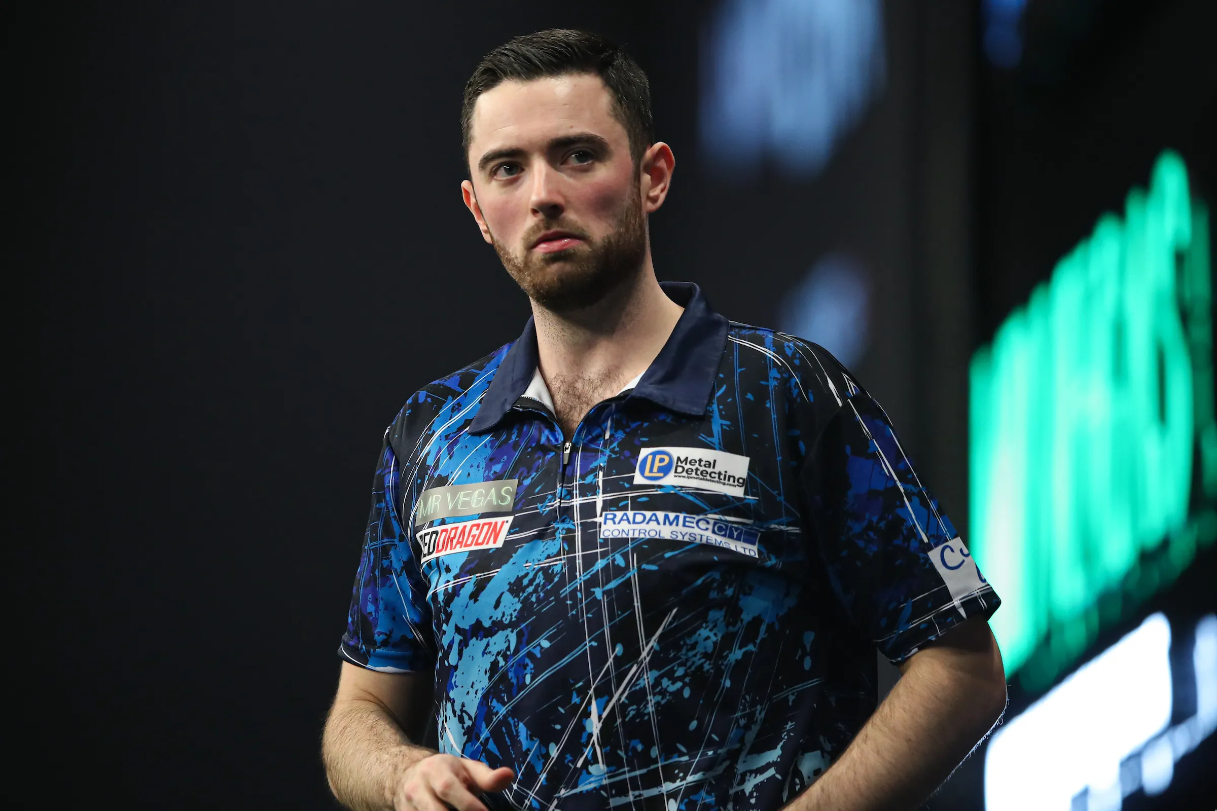 Luke Humphries' dart point snaps off shortly before World Darts Championship match