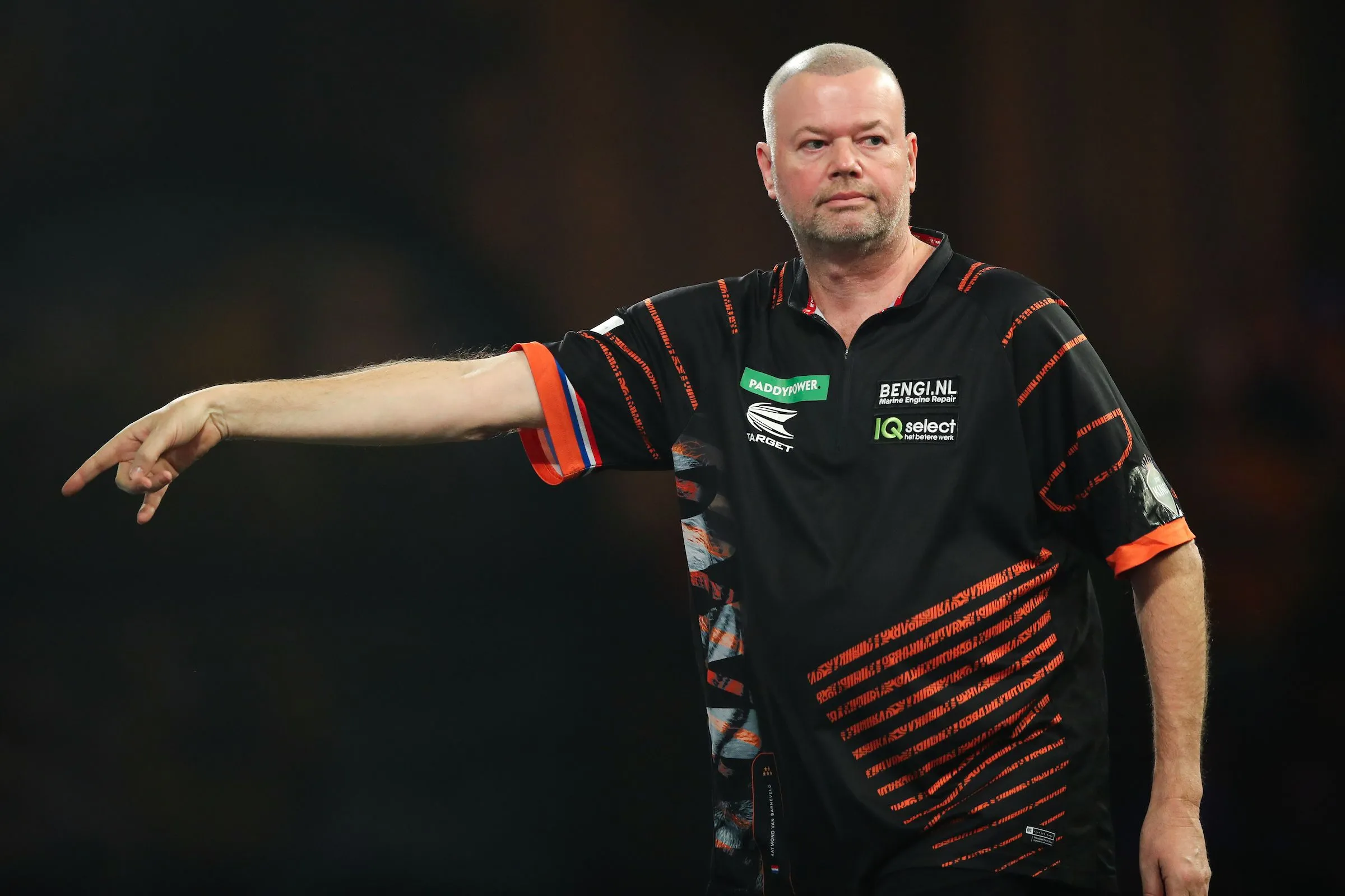 Raymond van Barneveld shocked by performance despite victory over Jim Williams: ''I thought my level was a lot better"