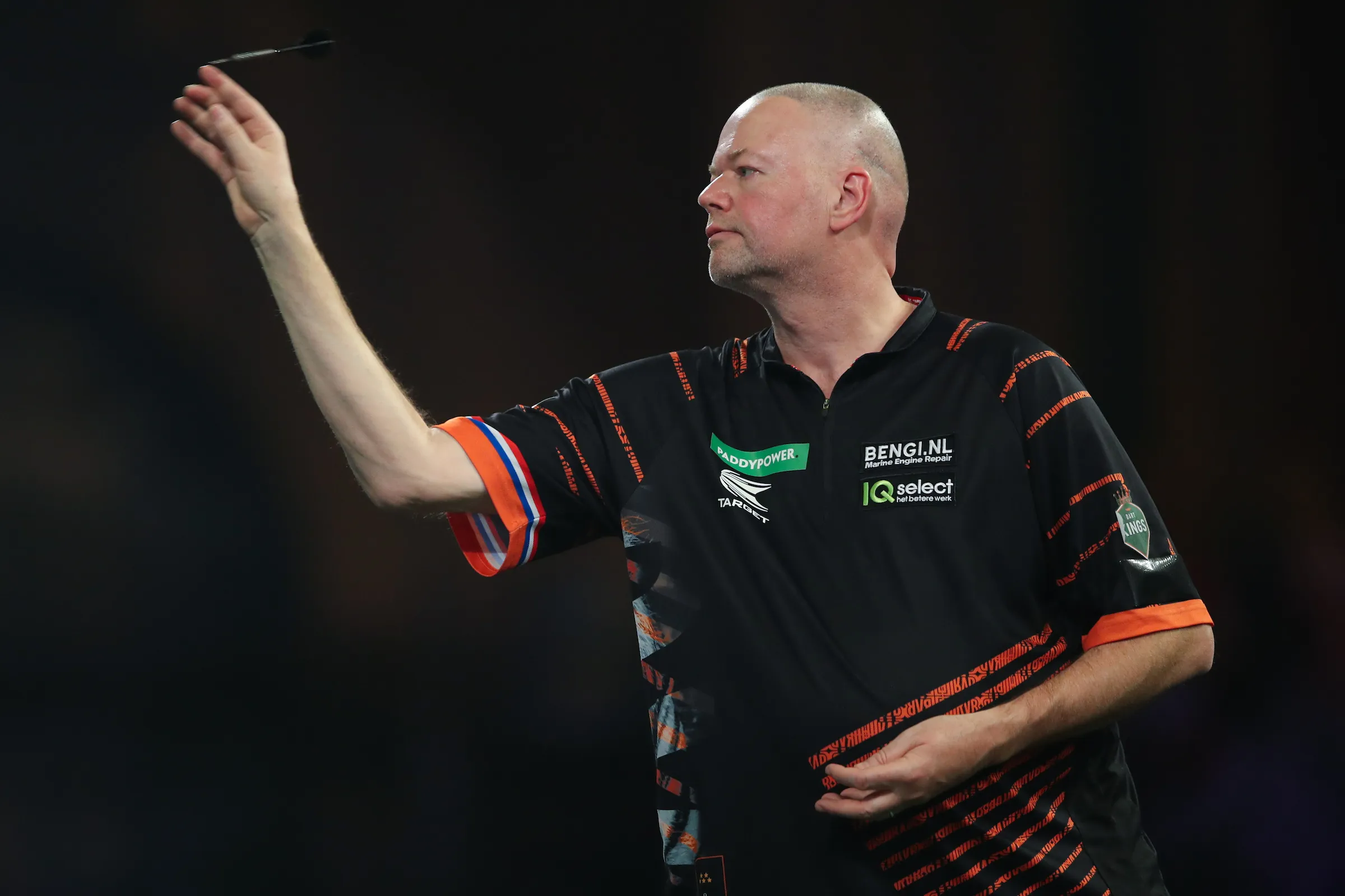 Schedule Friday afternoon at World Darts Championship including Raymond van Barneveld, Jonny Clayton and Damon Heta