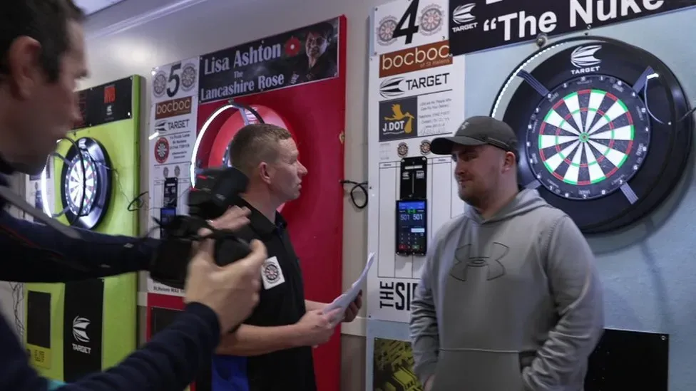 Luke Littler makes surprise visit to youth academy: ''Hopefully I can inspire the kids''