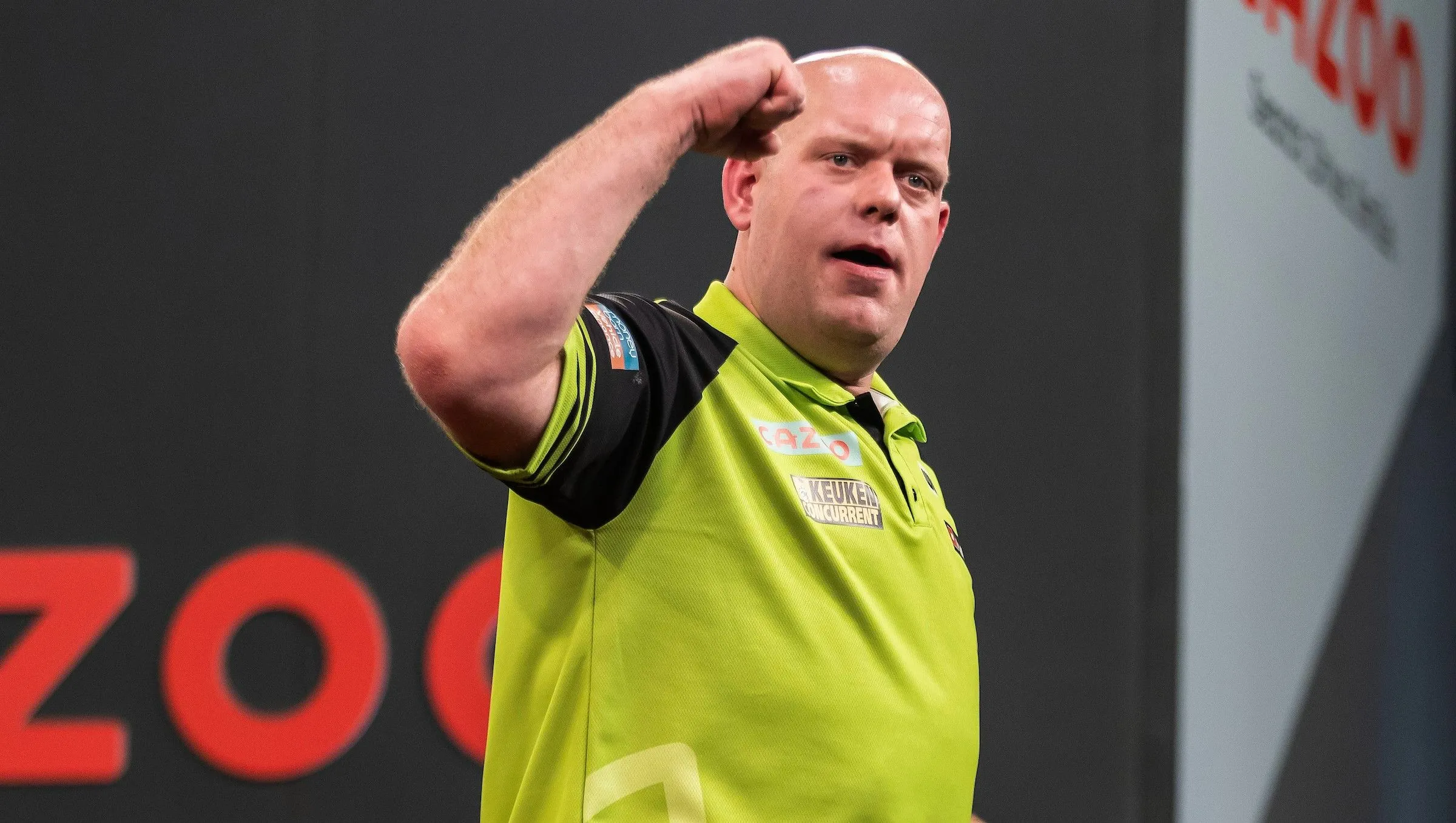 Michael van Gerwen and Michael Smith produce comebacks to reach semi-finals in Berlin
