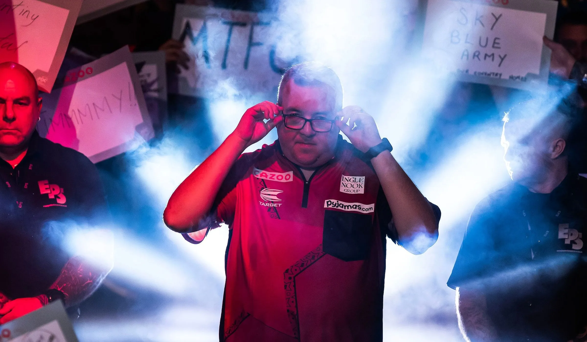 Stephen Bunting flies into first PDC major final with 11-1 demolition of Nathan Aspinall at the Masters