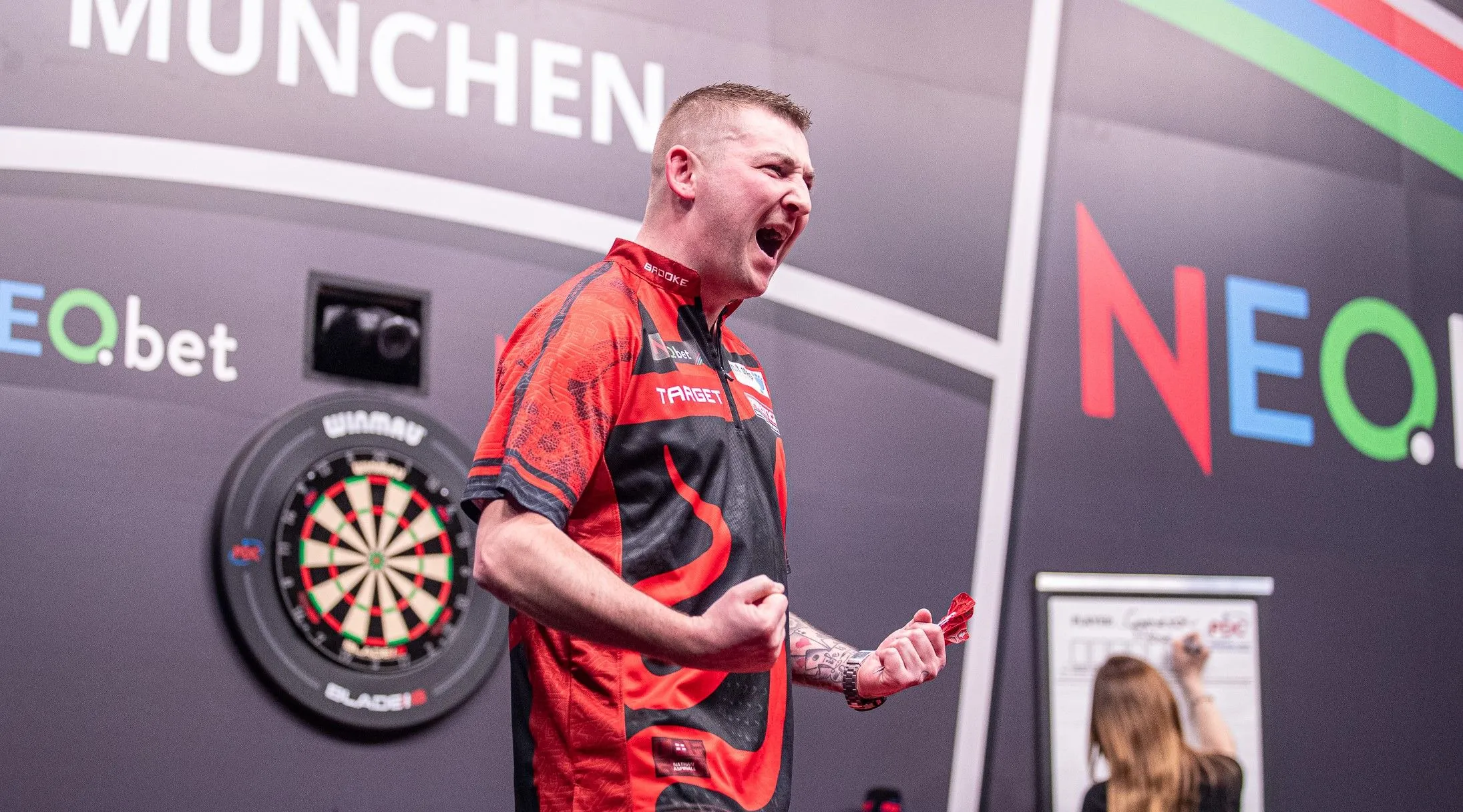 Aspinall edges Searle in thriller after Clayton impresses at 2024 World Grand Prix