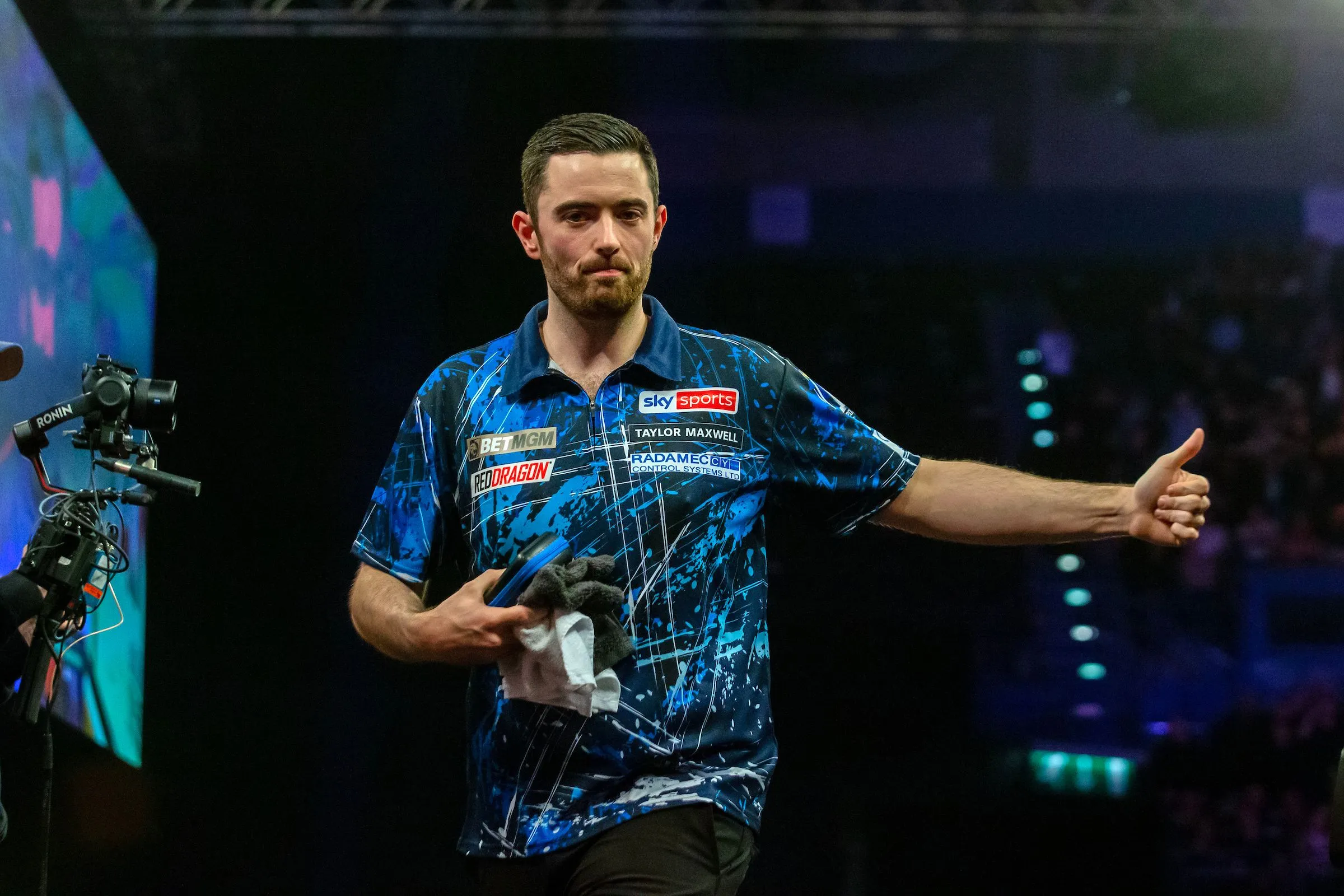 Rob Cross breezes past Danny Noppert; Luke Humphries edges Stephen Bunting in last leg decider at European Darts Grand Prix